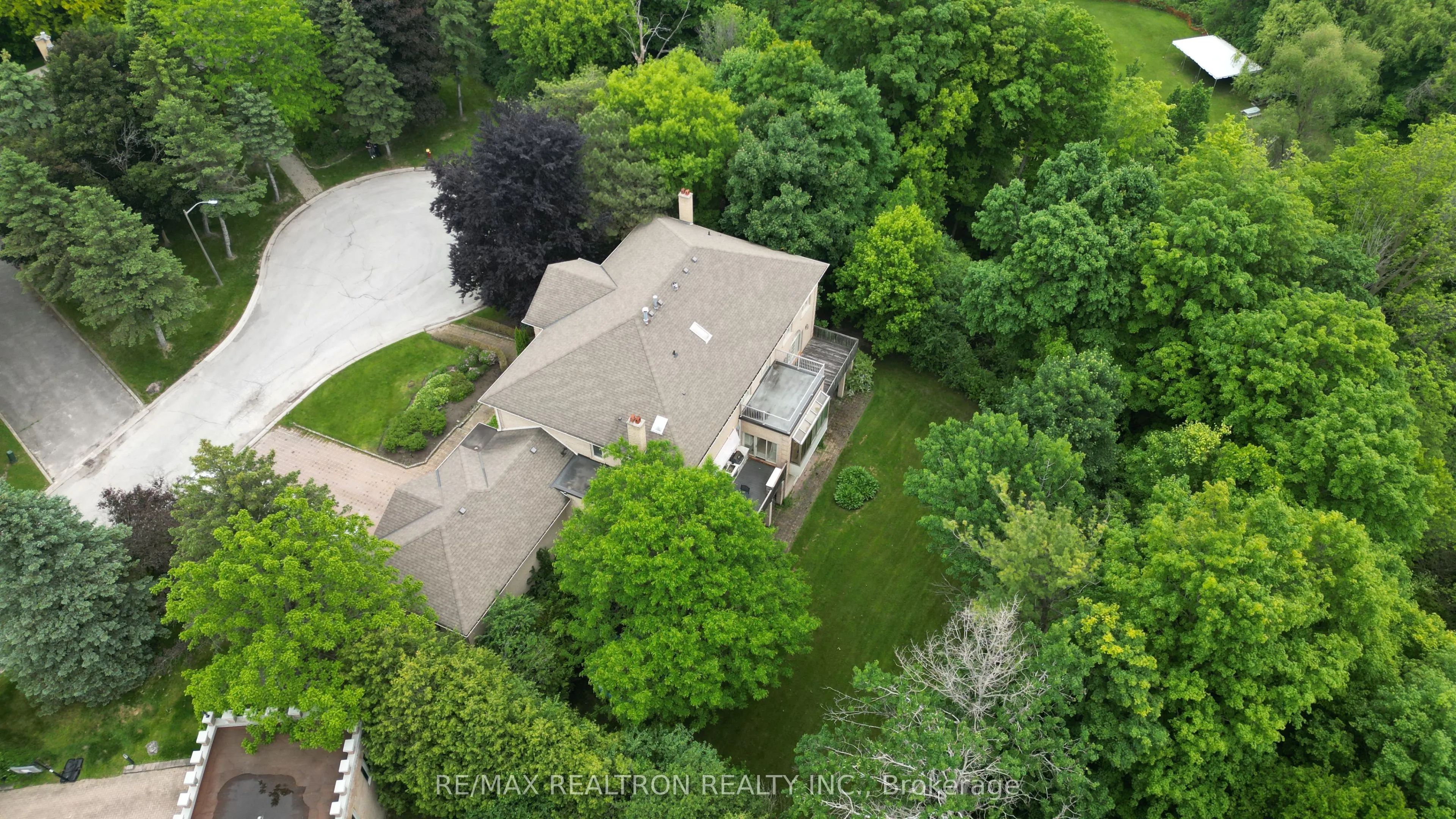 12 Moodie Drive