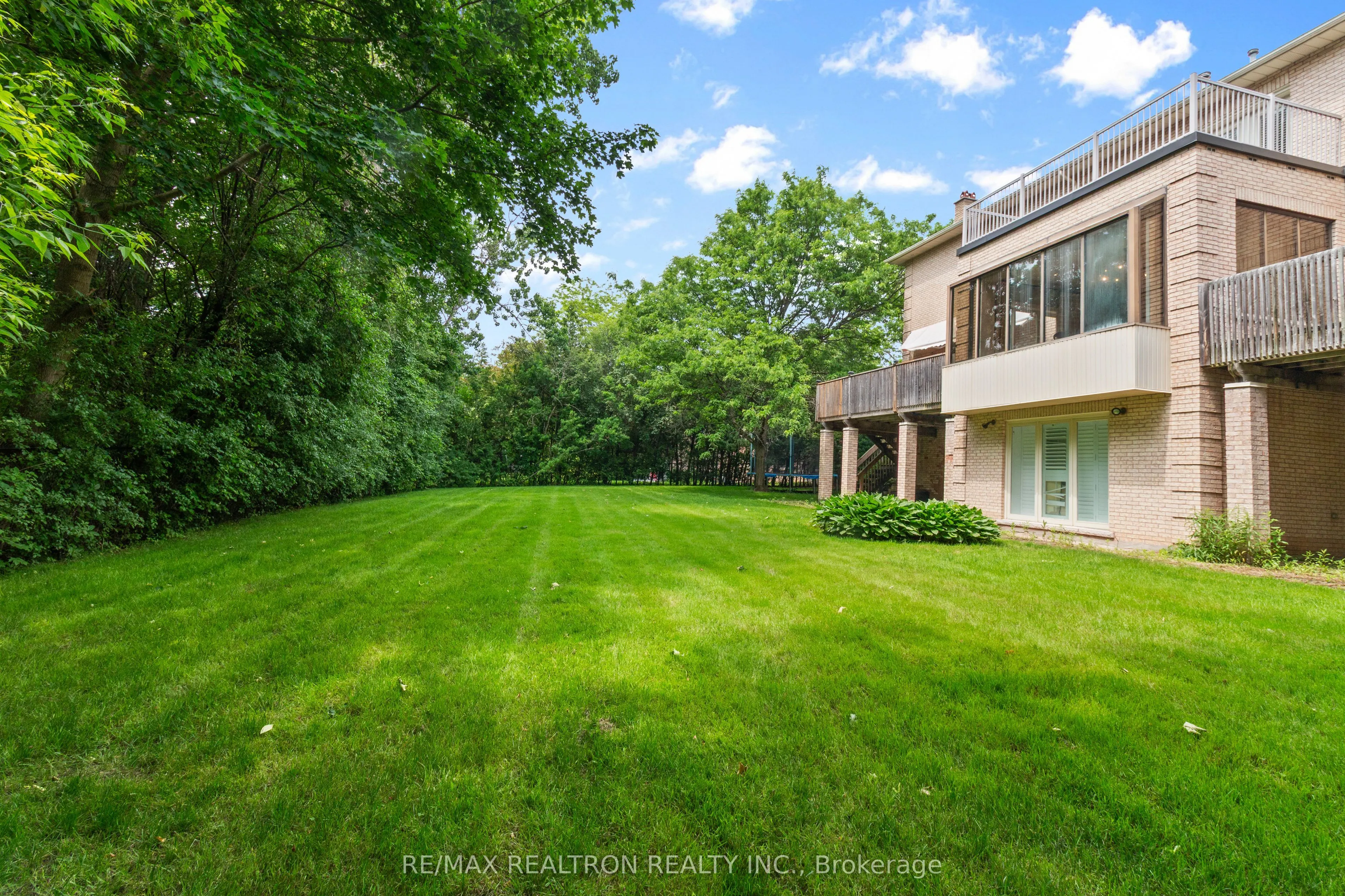 12 Moodie Drive