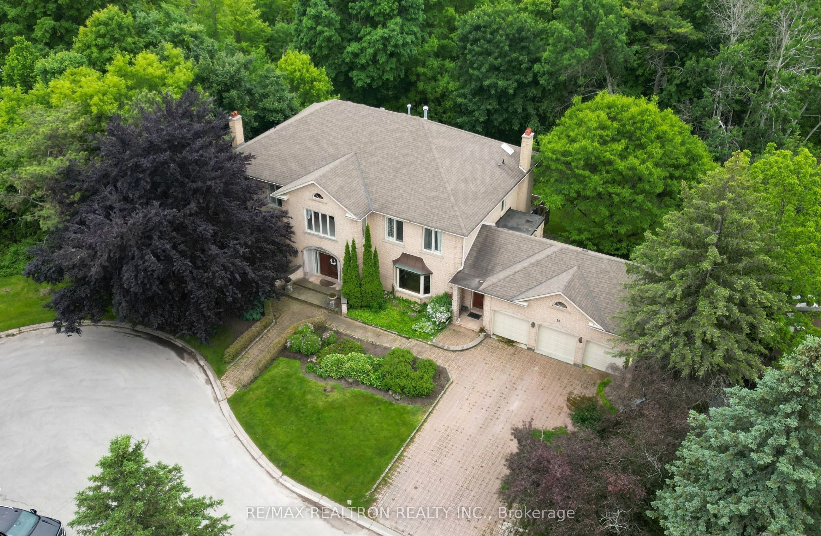 12 Moodie Drive