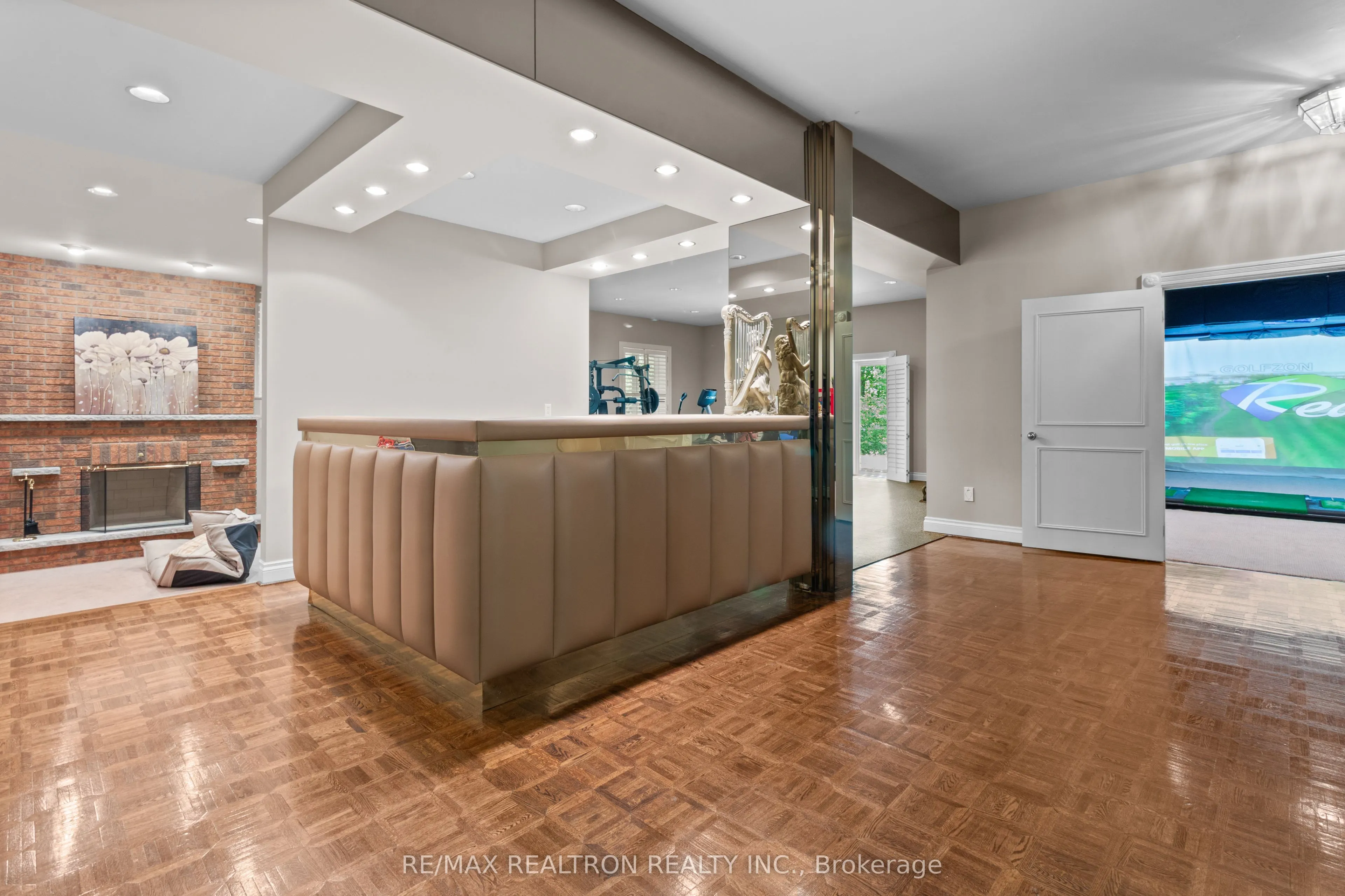 12 Moodie Drive