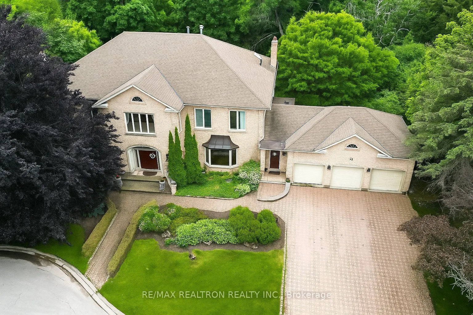 12 Moodie Drive