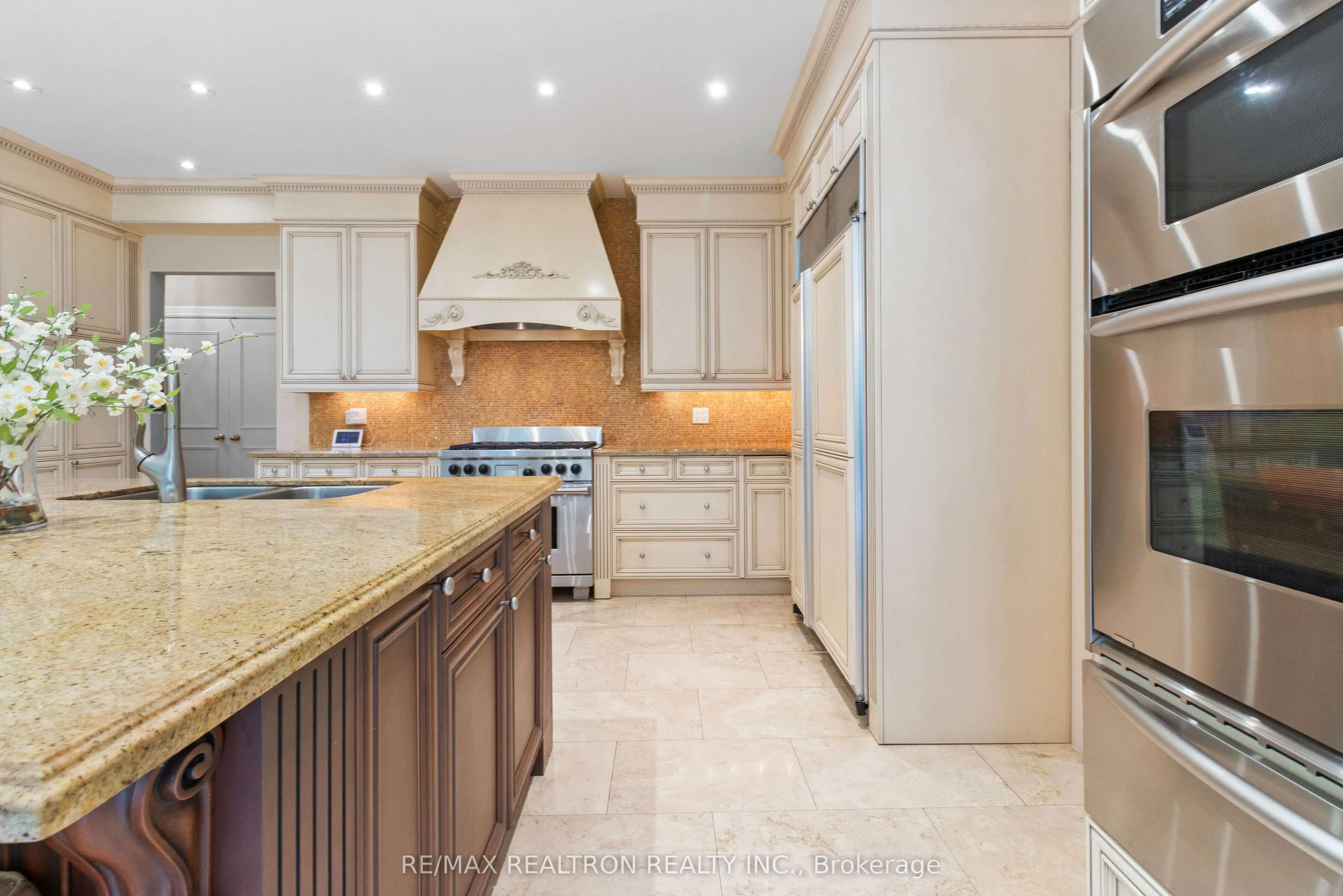 12 Moodie Drive