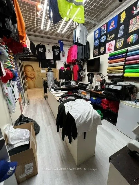 7181 Yonge Street, #181