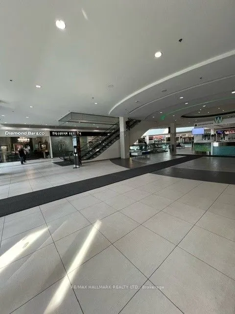 7181 Yonge Street, #181