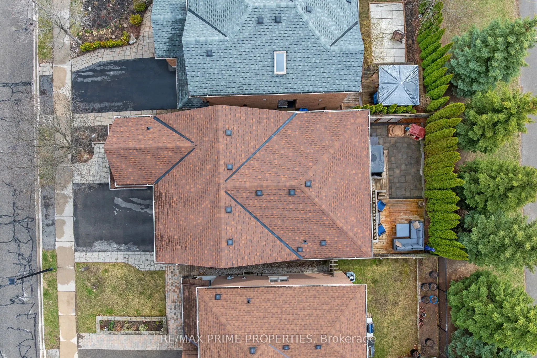 648 Society Crescent