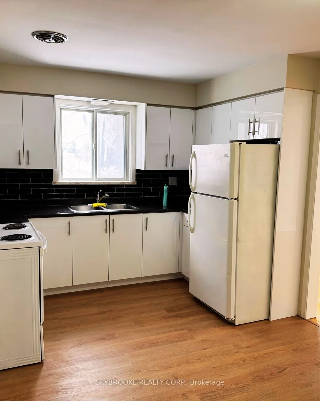 5906 King Road, #1B