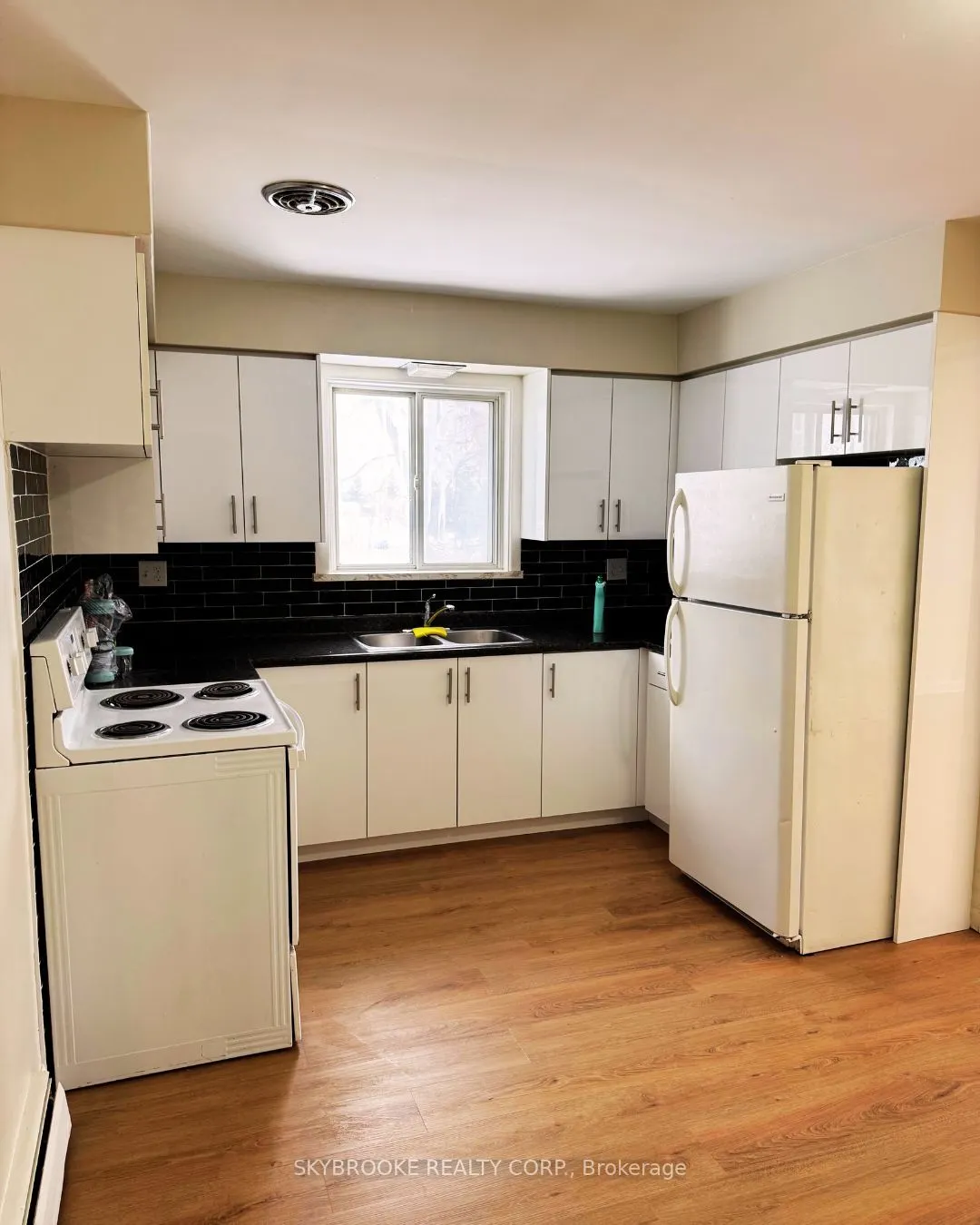 5906 King Road, #1B