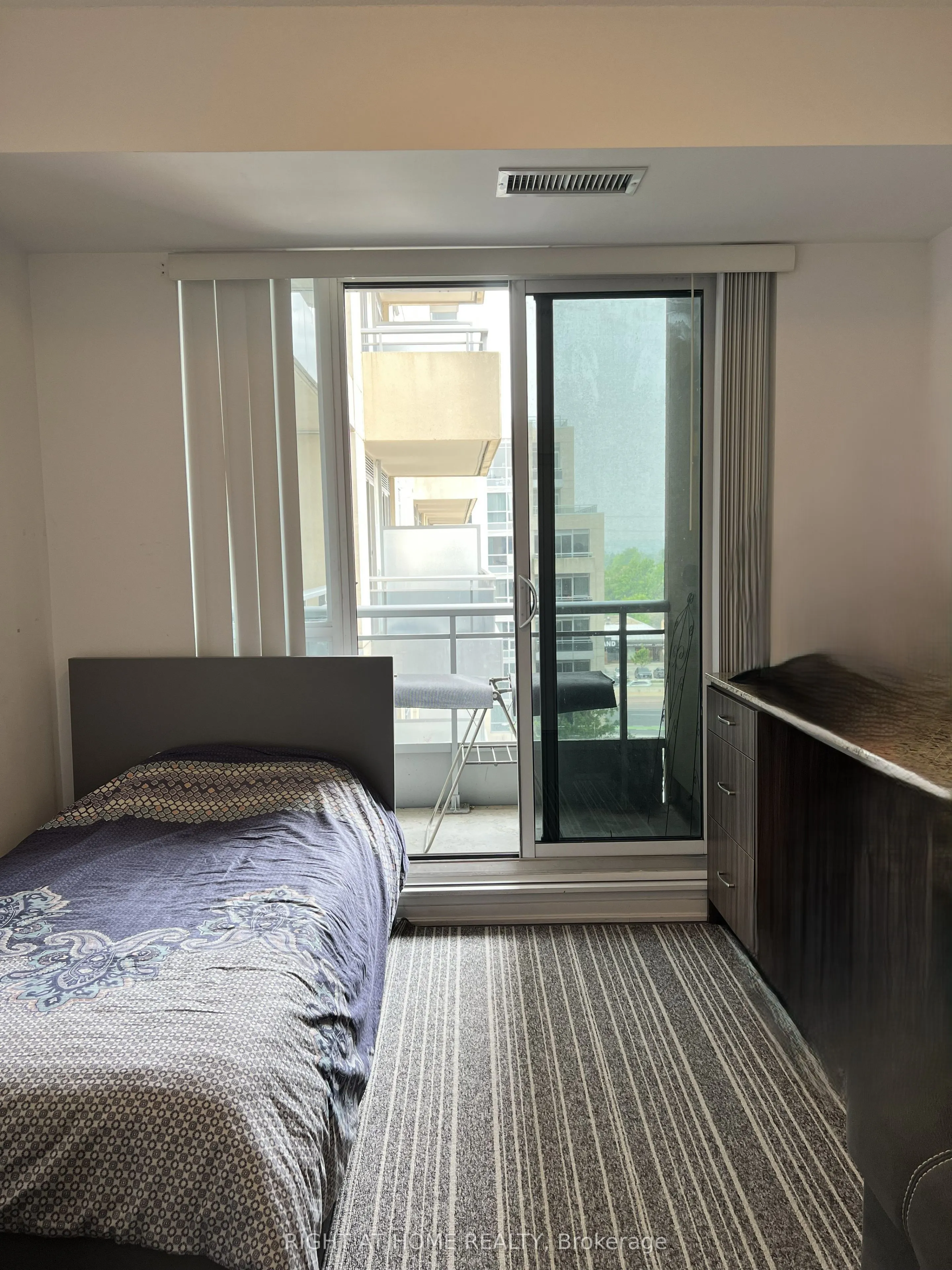 9205 Yonge Street, #602