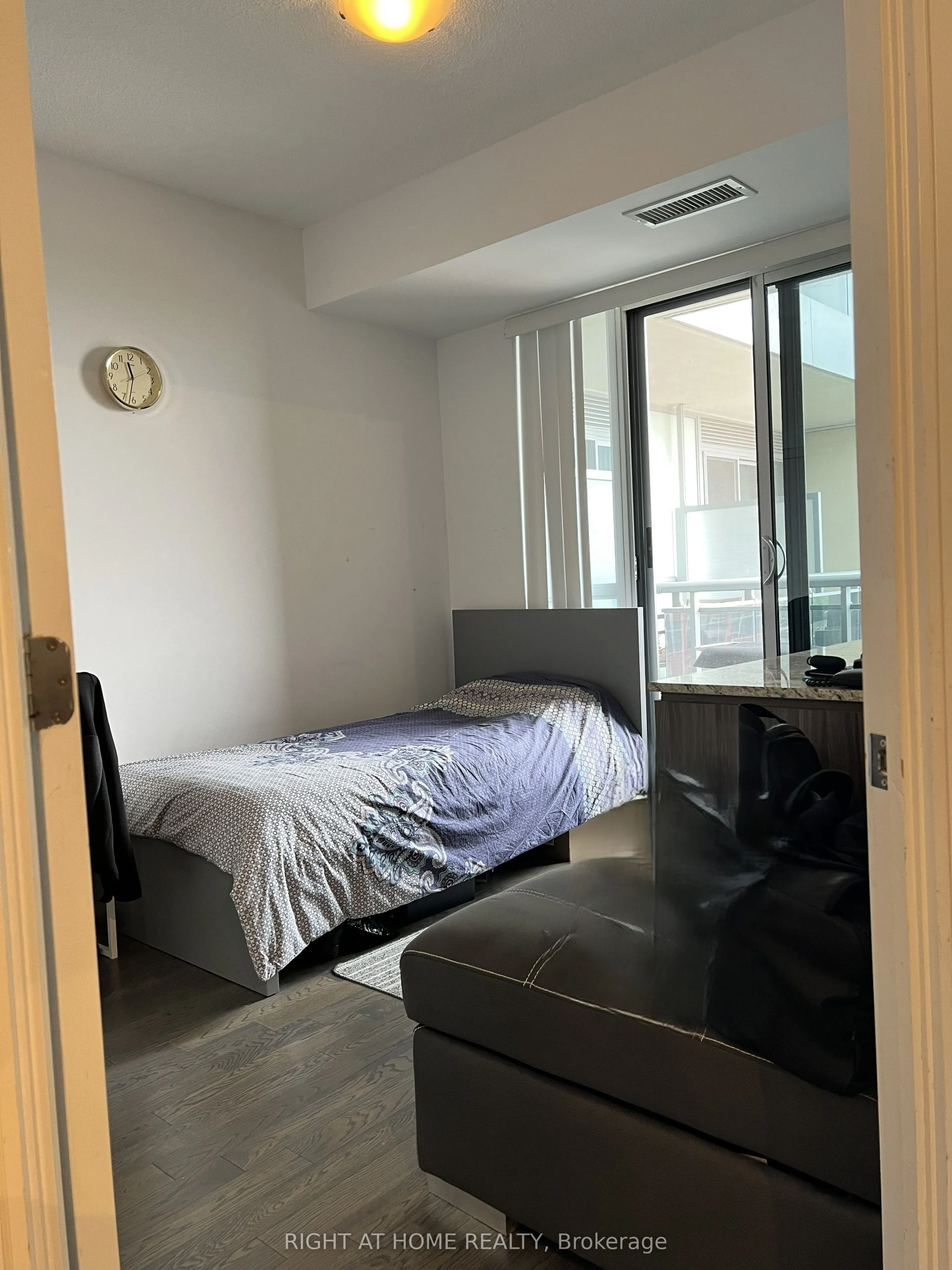 9205 Yonge Street, #602