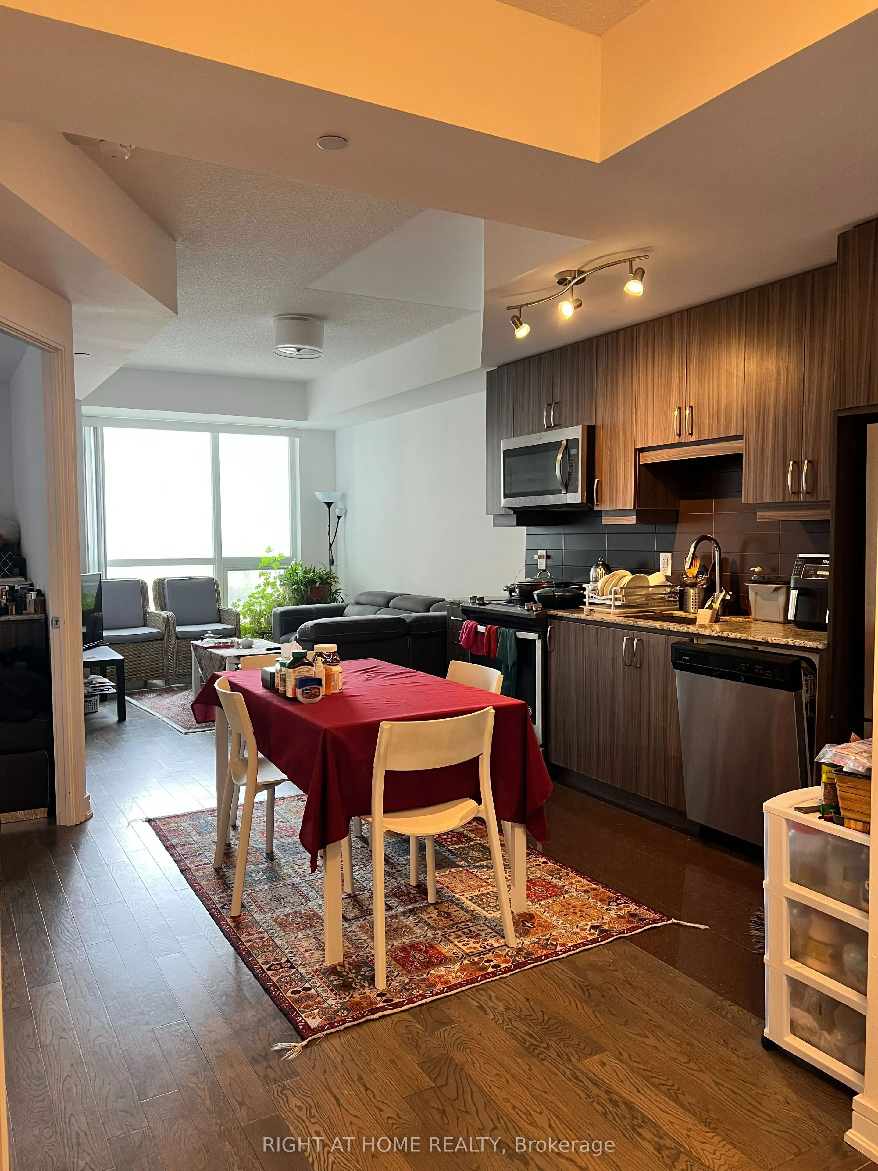 9205 Yonge Street, #602