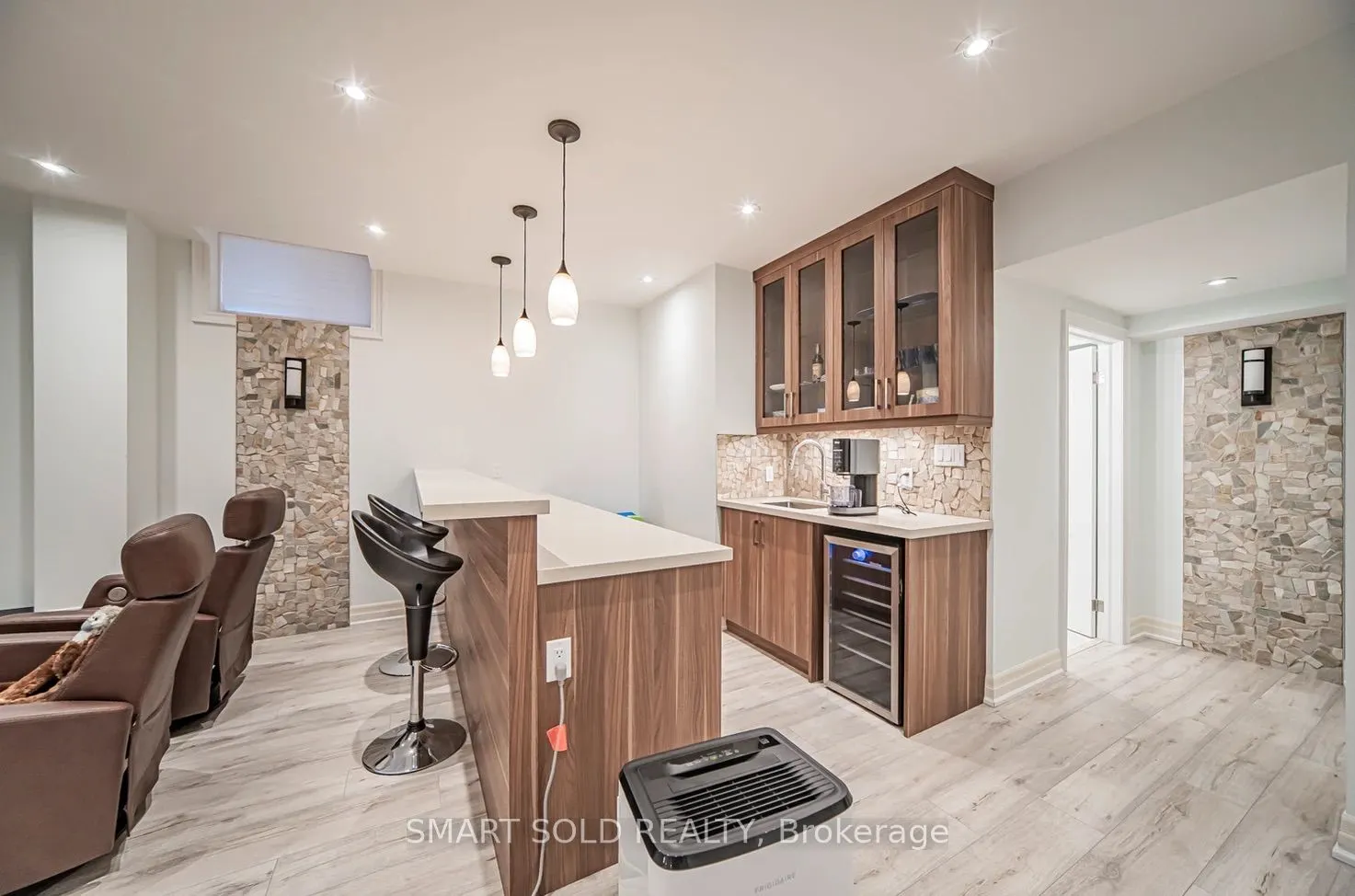 27 Alex Black Street