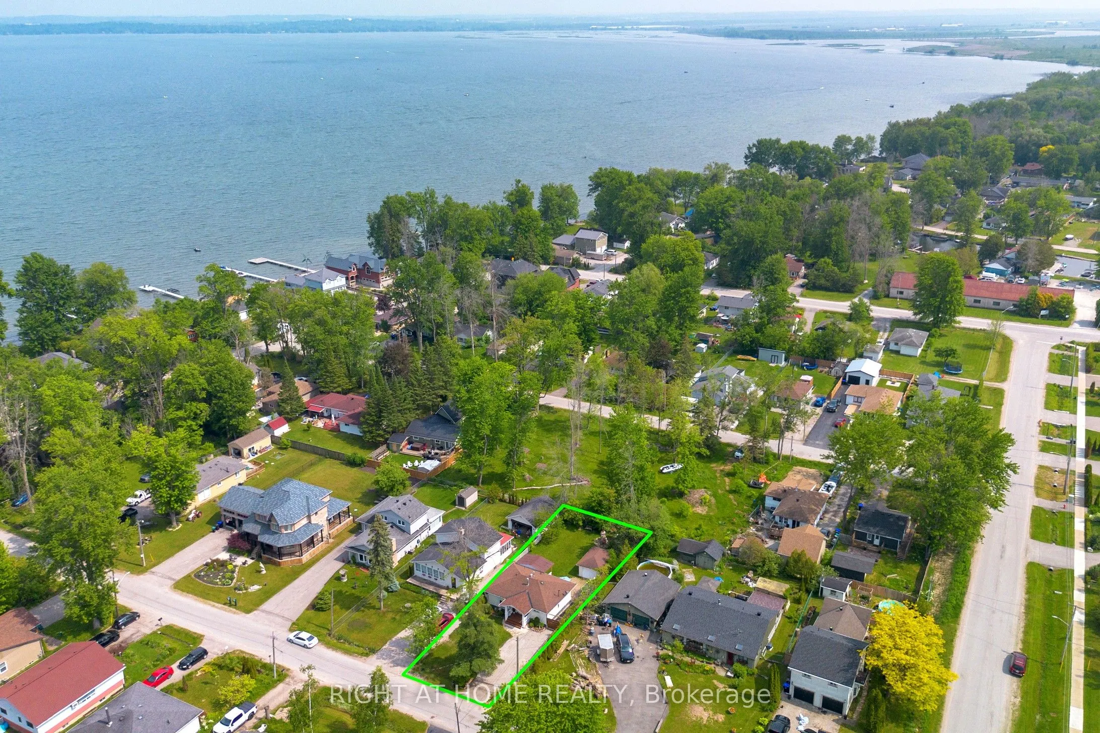1129 Lindy Lane