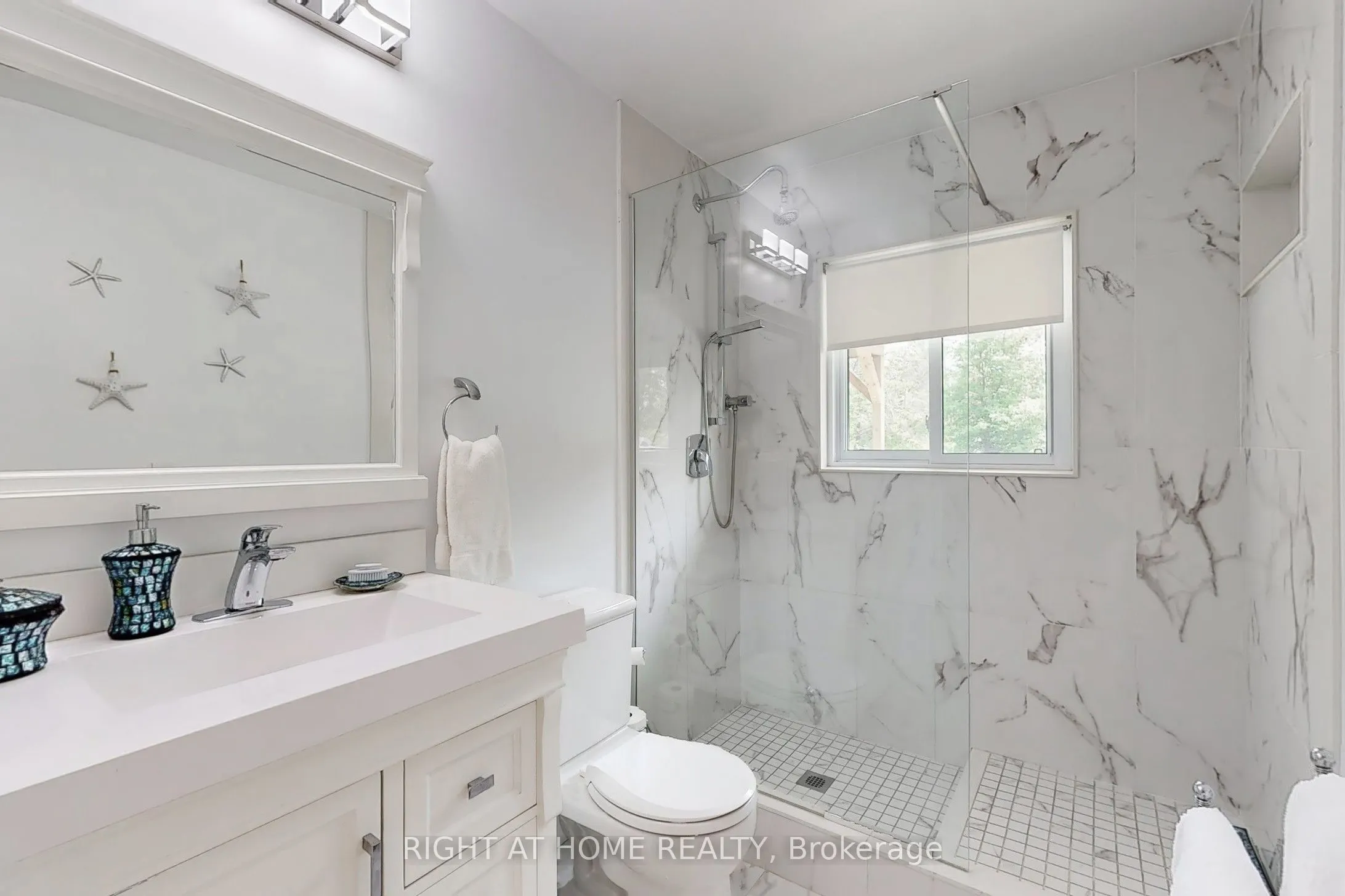 1129 Lindy Lane