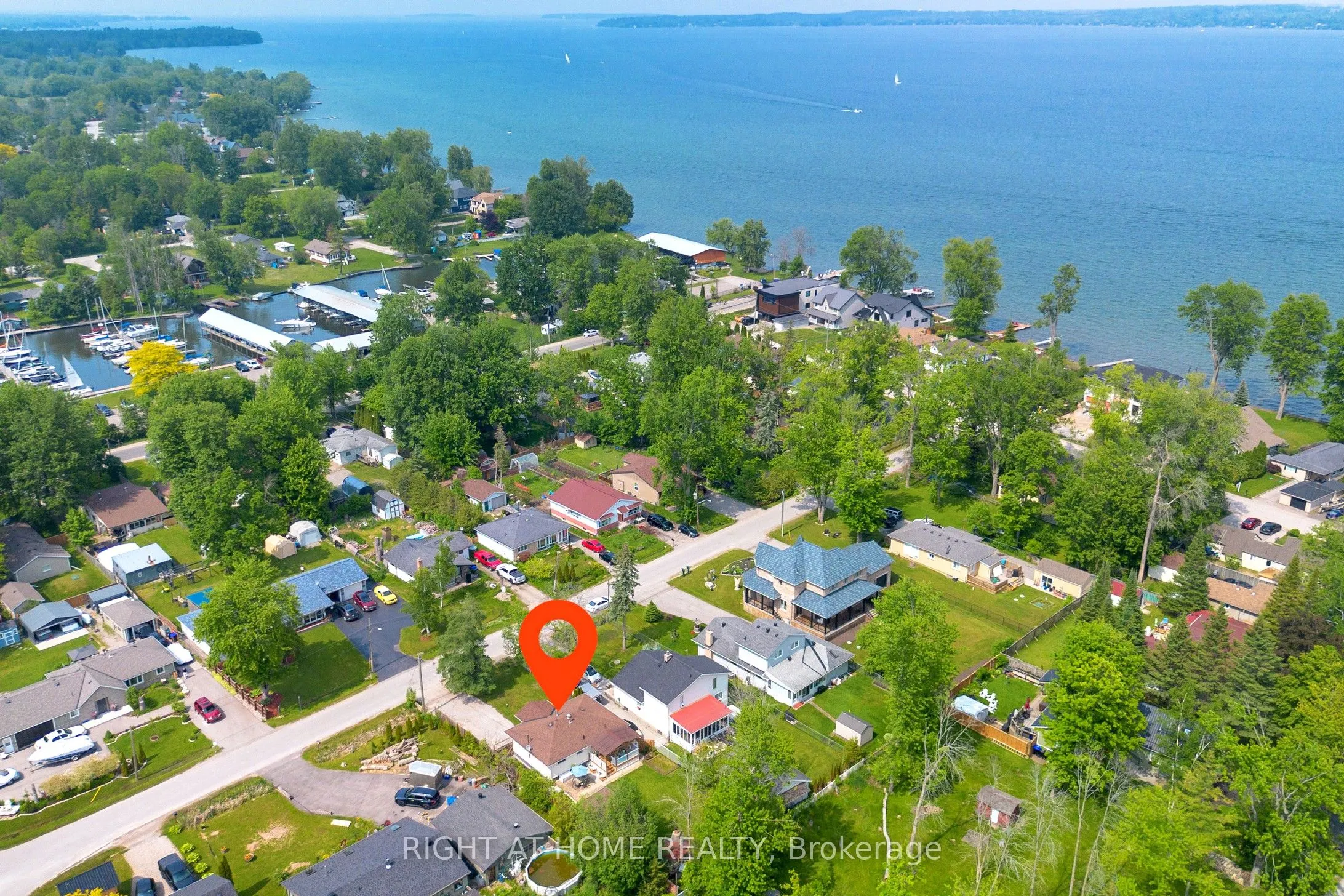 1129 Lindy Lane