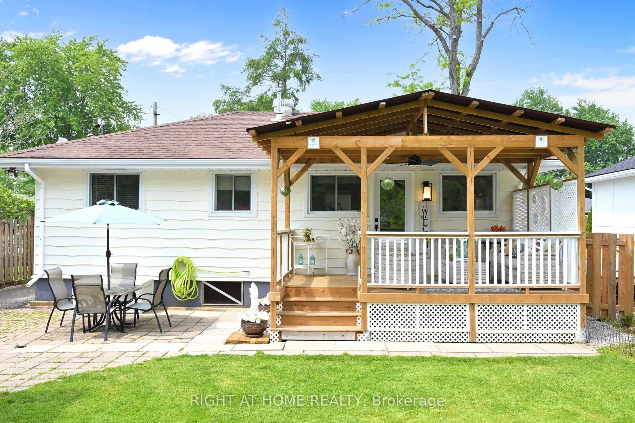 1129 Lindy Lane