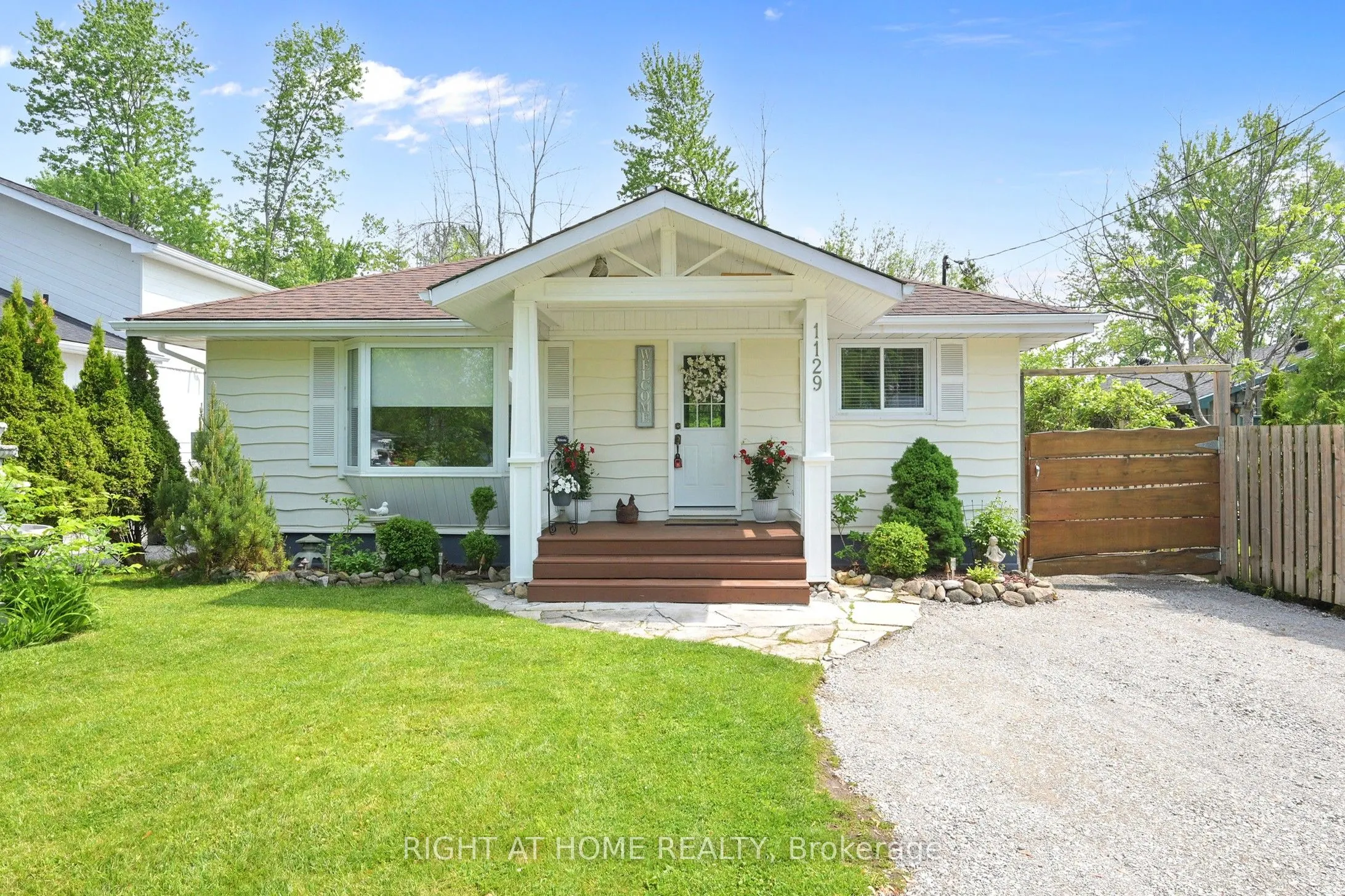 1129 Lindy Lane
