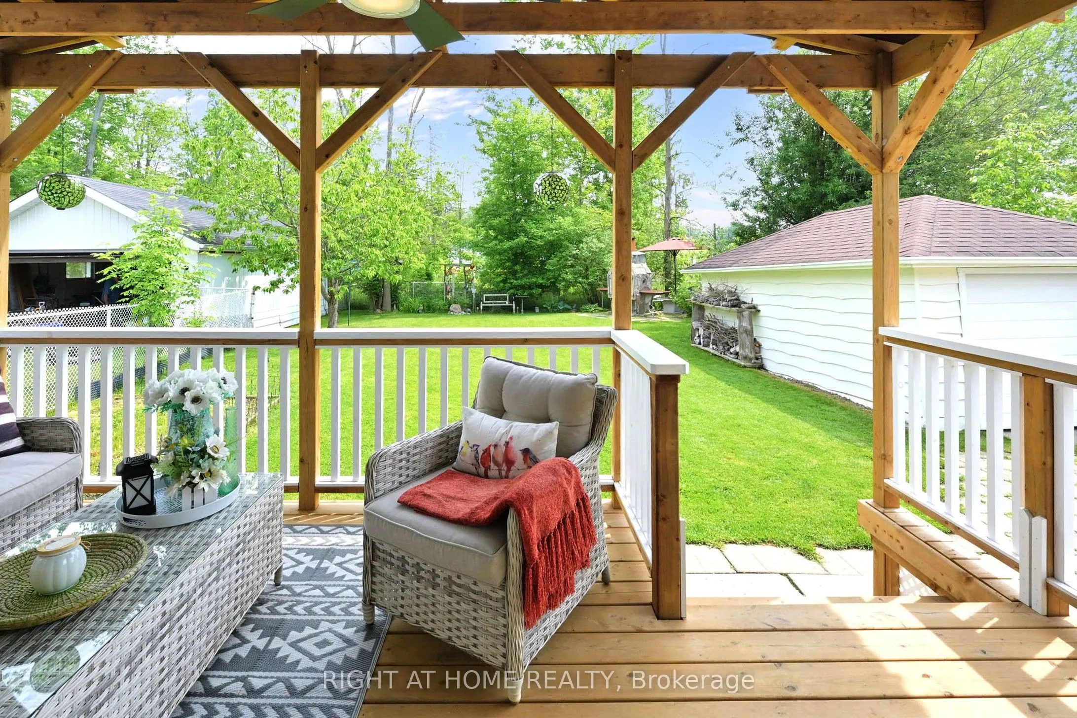 1129 Lindy Lane