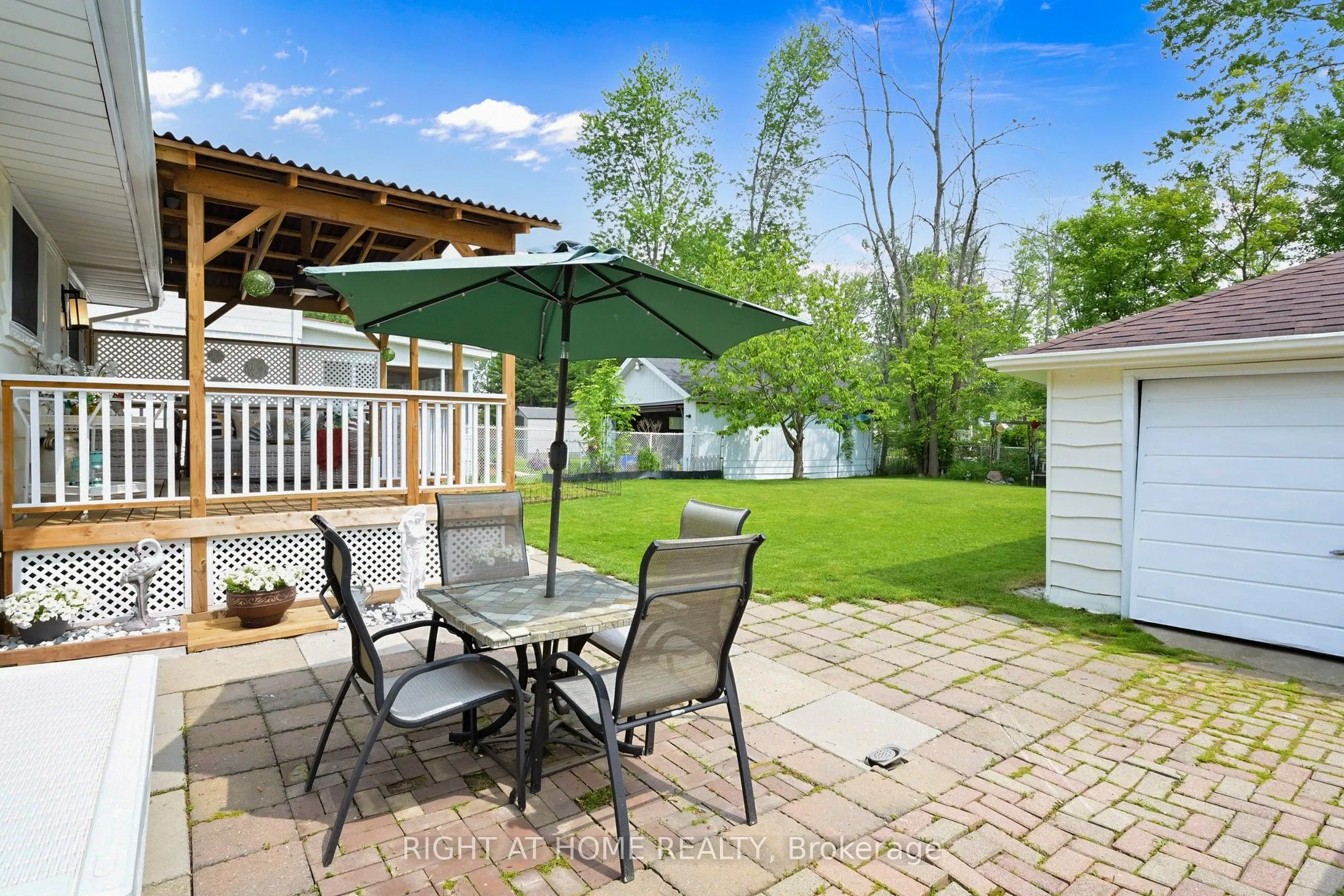 1129 Lindy Lane