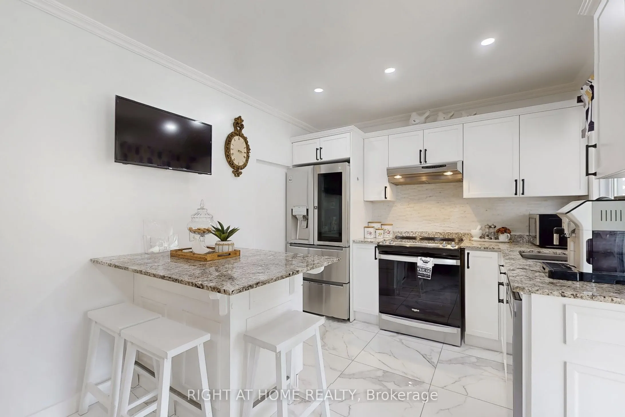 1129 Lindy Lane