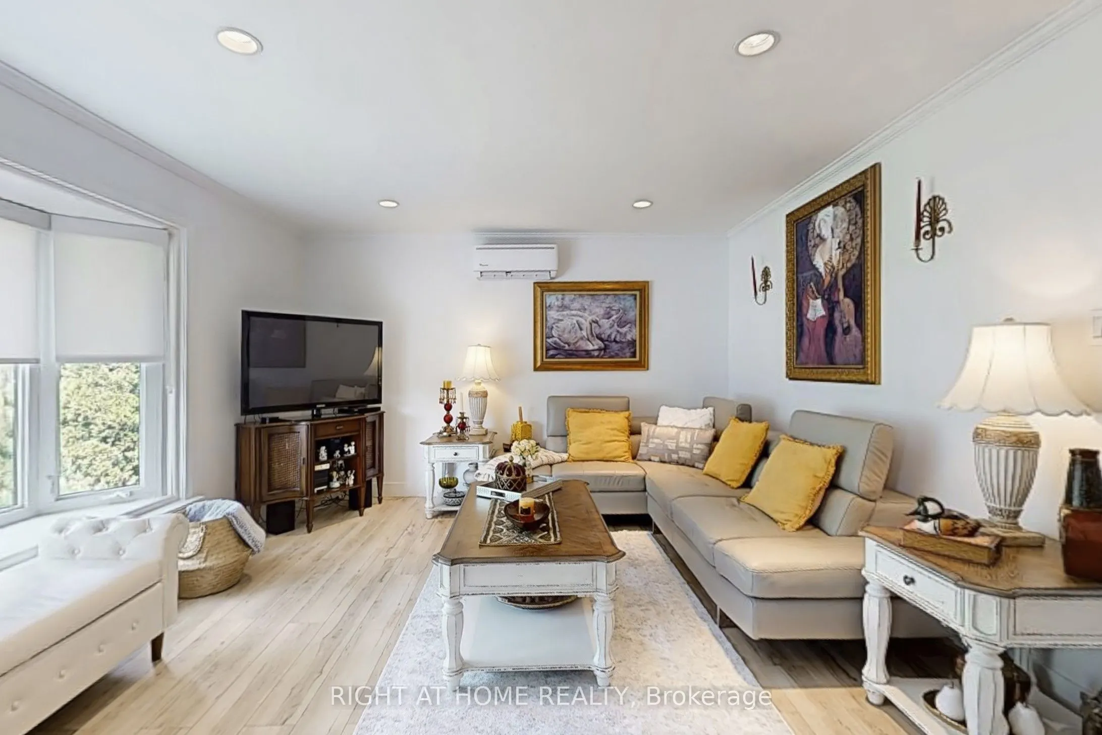 1129 Lindy Lane