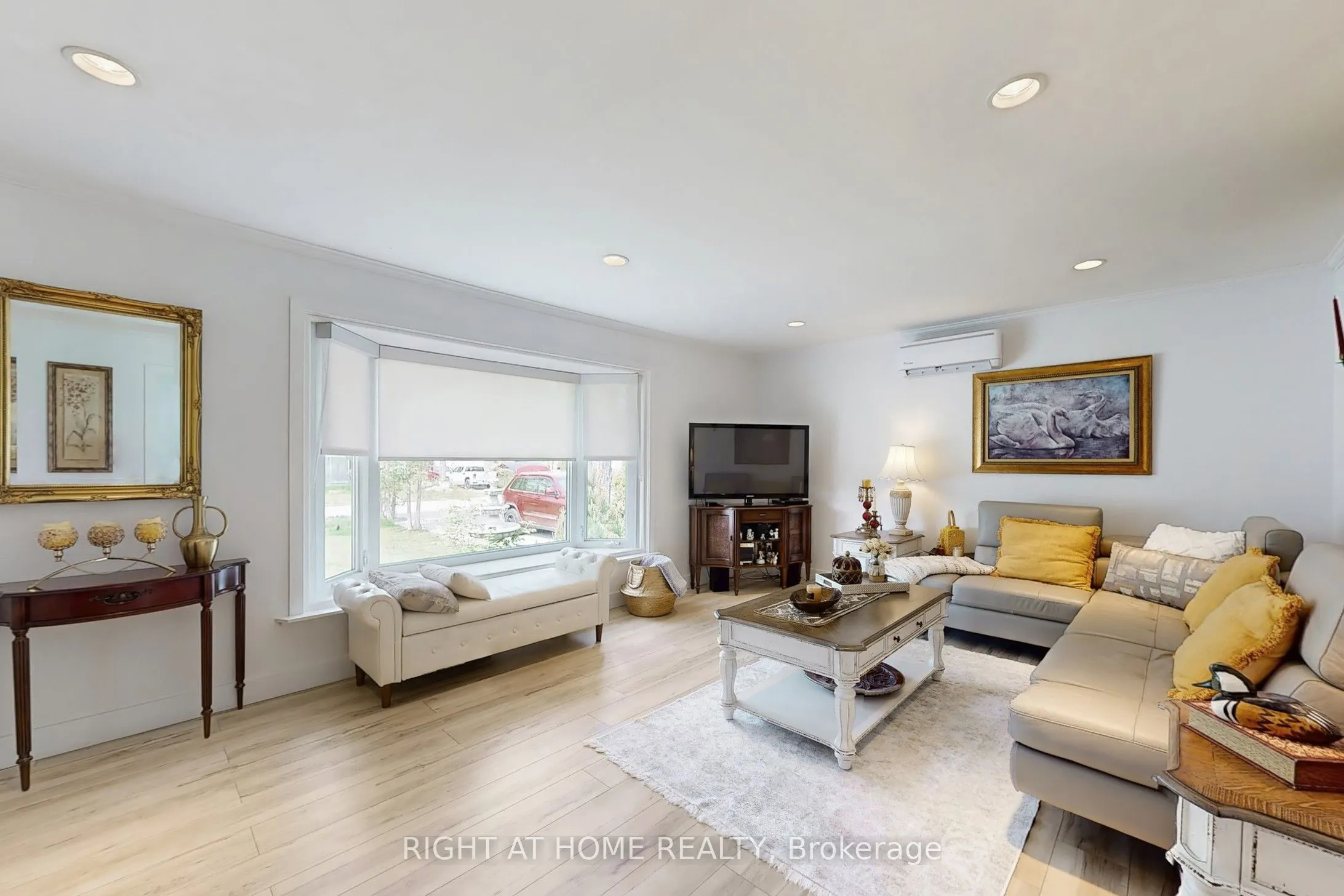 1129 Lindy Lane