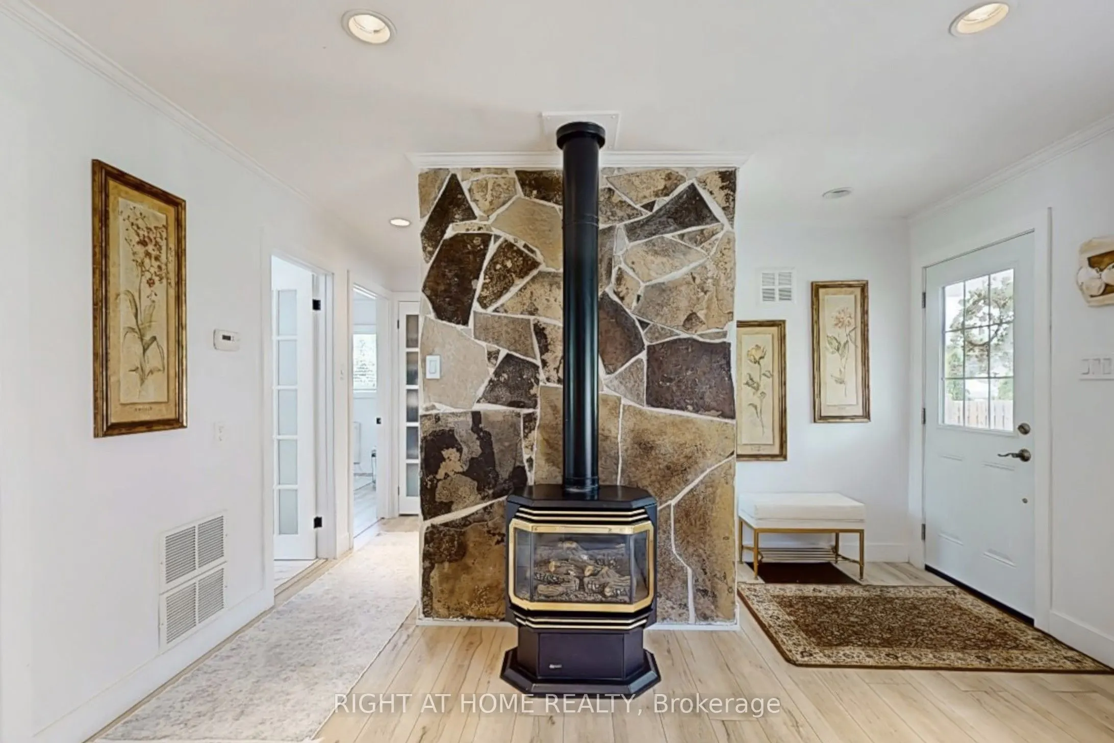1129 Lindy Lane