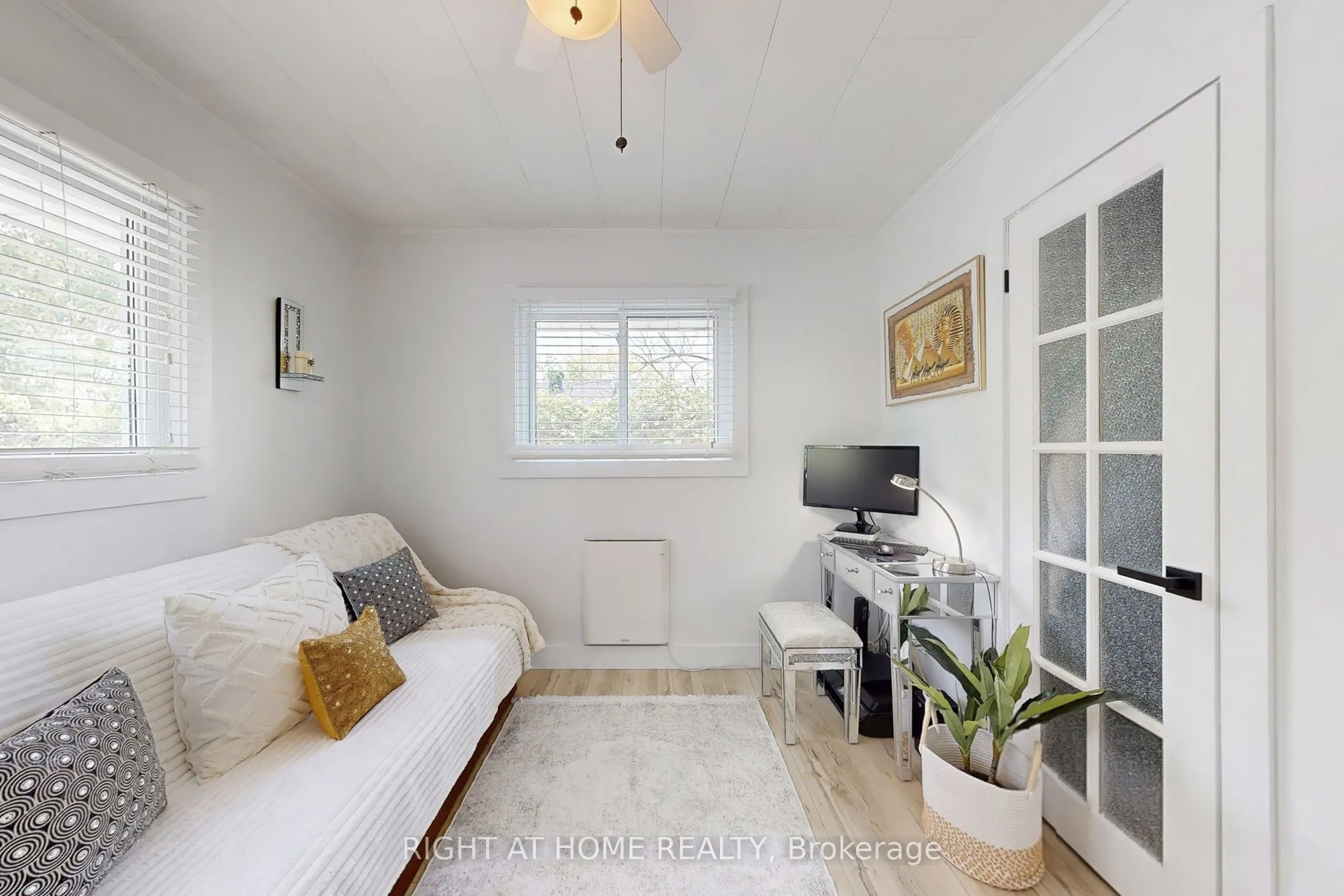 1129 Lindy Lane