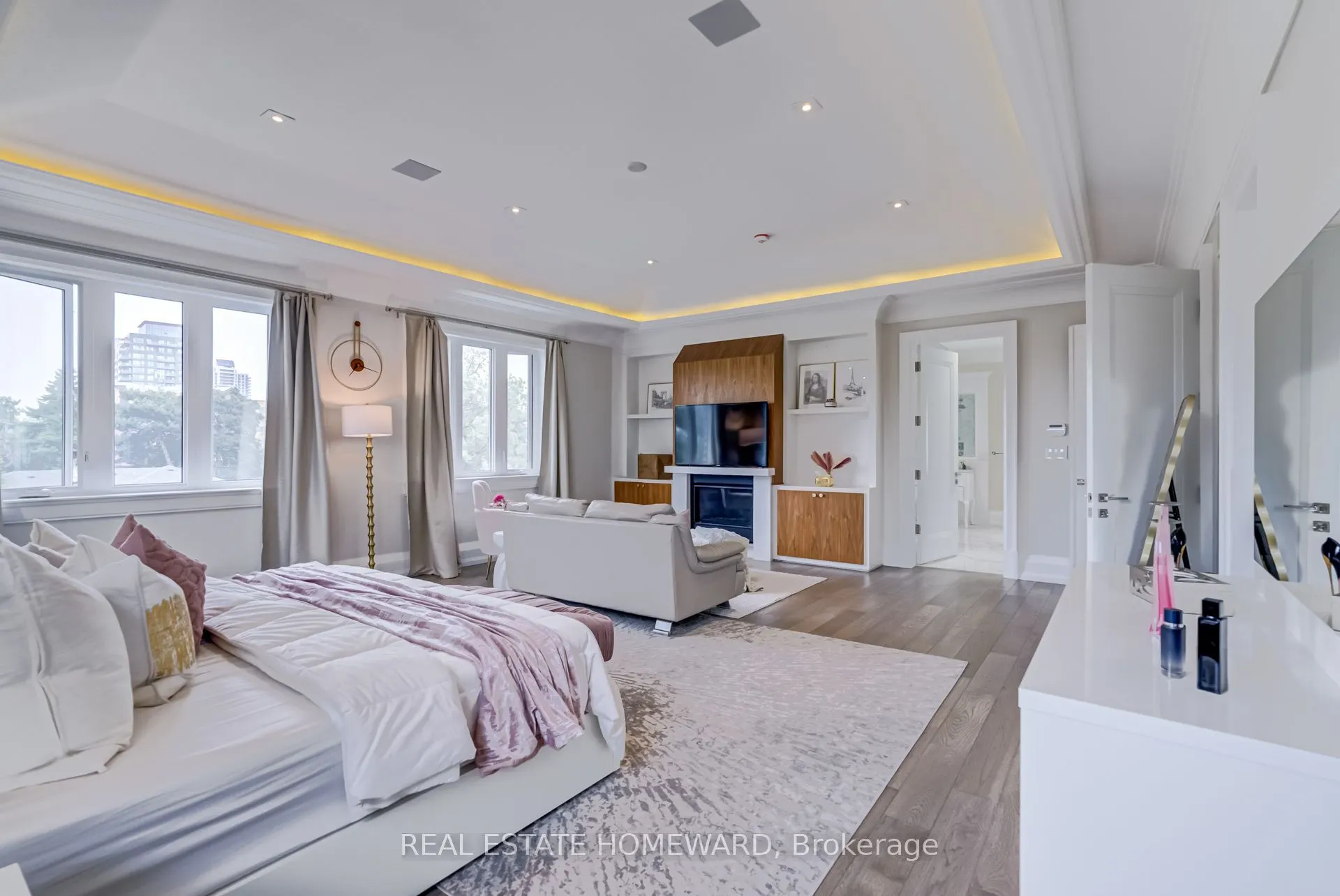 6 Mackay Drive