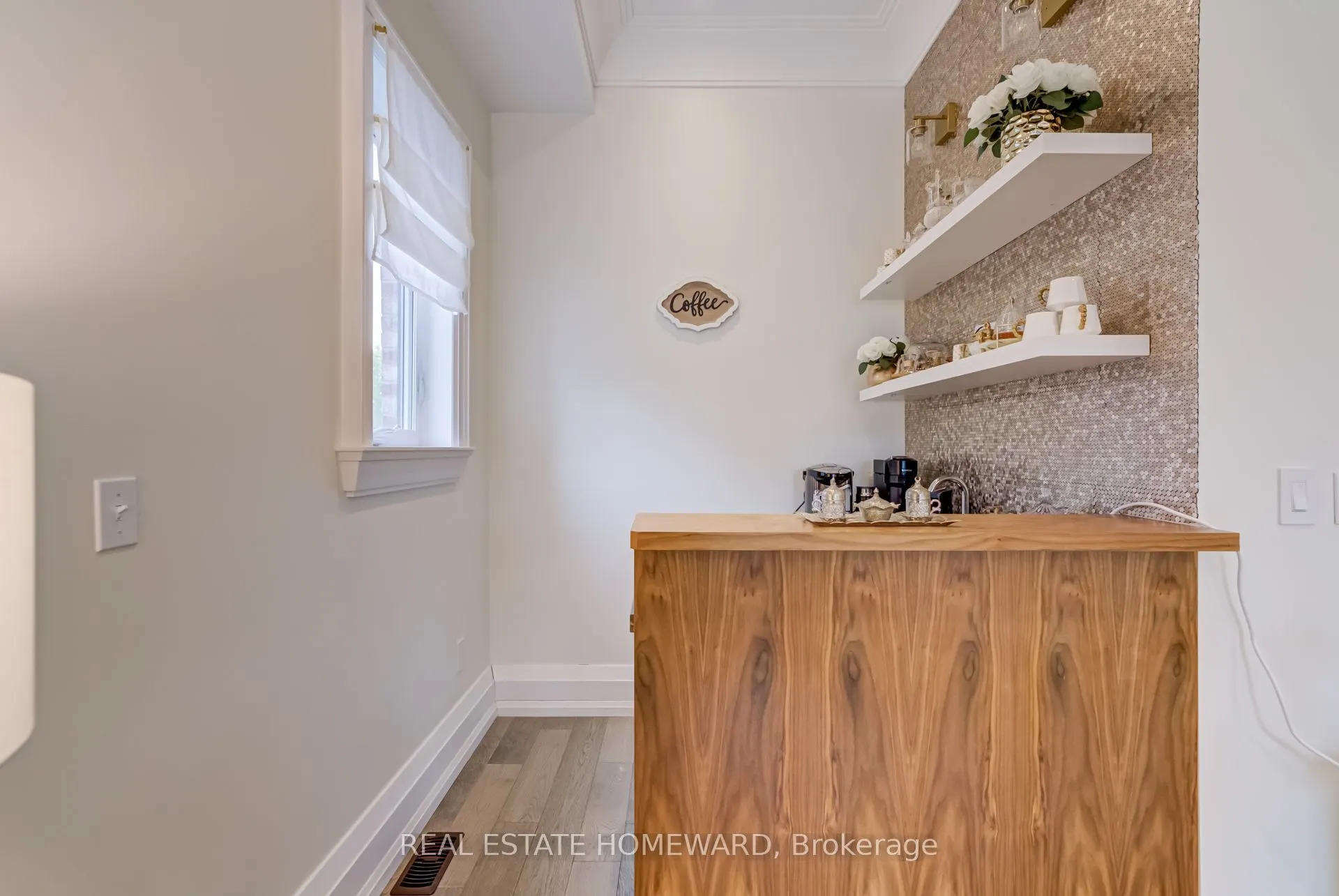 6 Mackay Drive