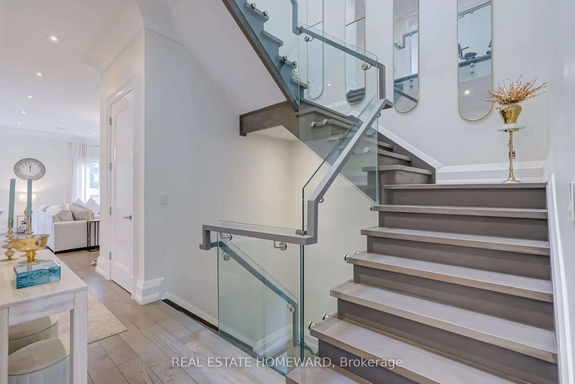 6 Mackay Drive