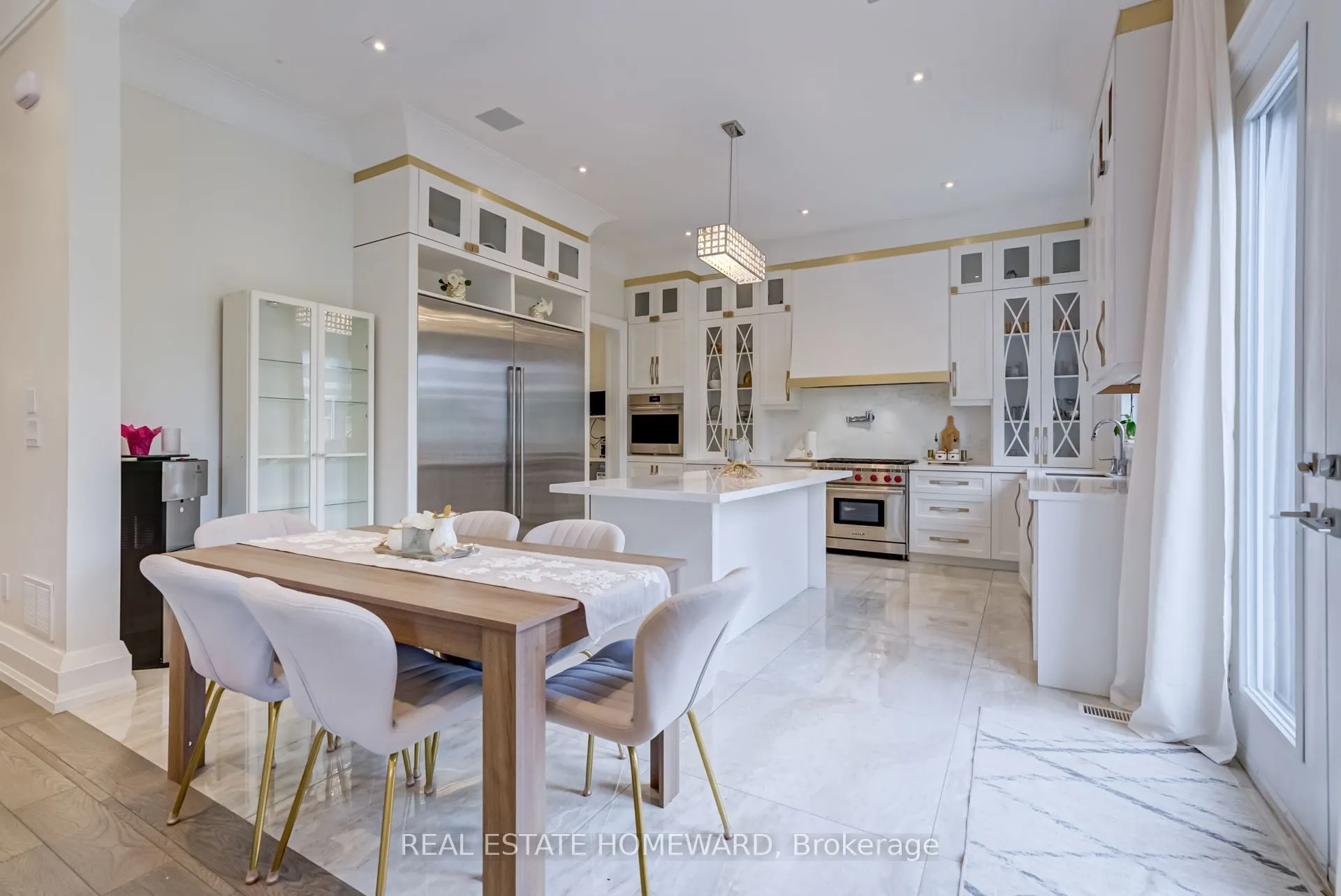 6 Mackay Drive