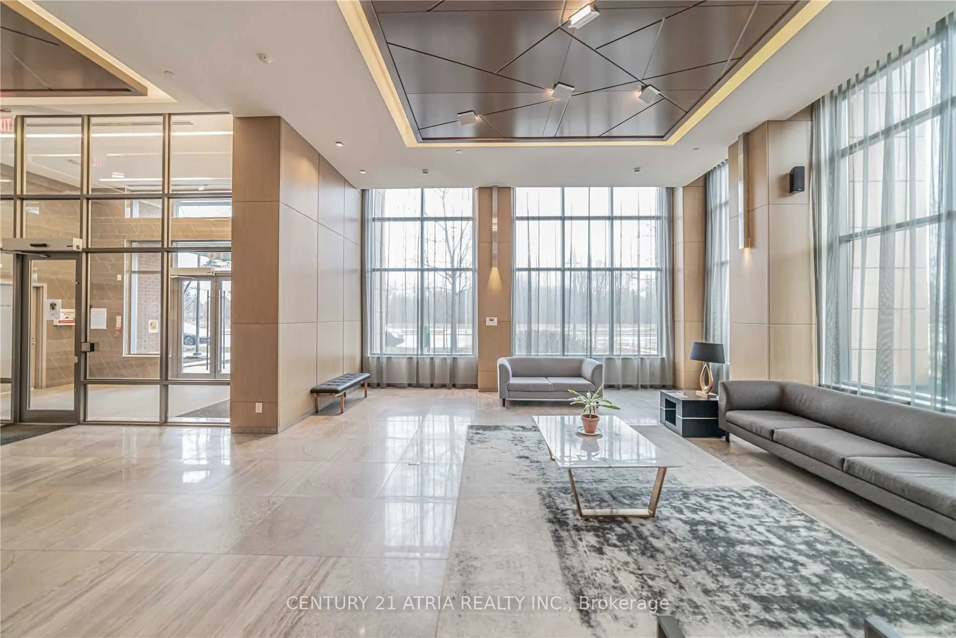18 Uptown Drive, #807