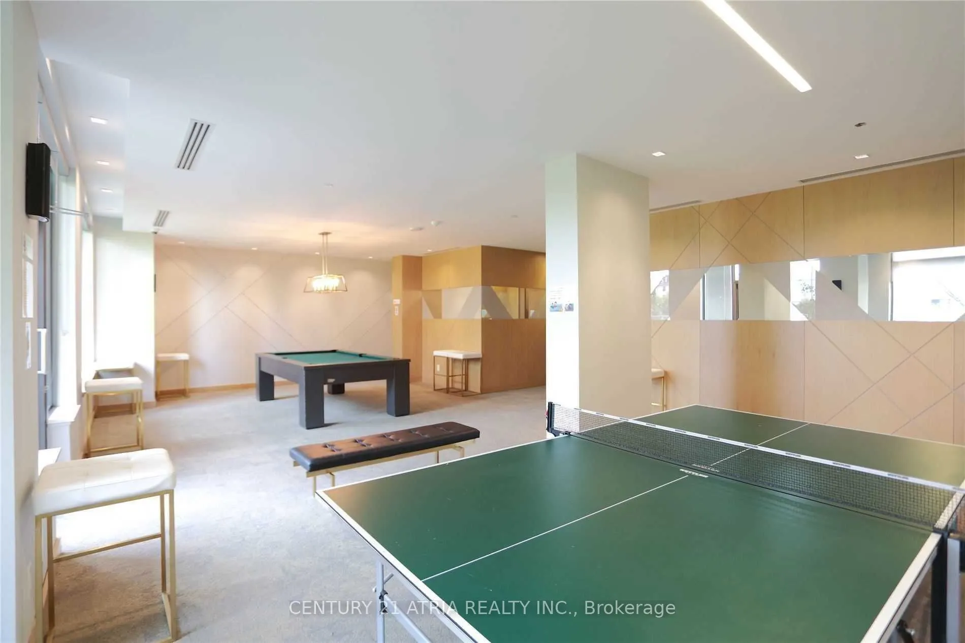 18 Uptown Drive, #807