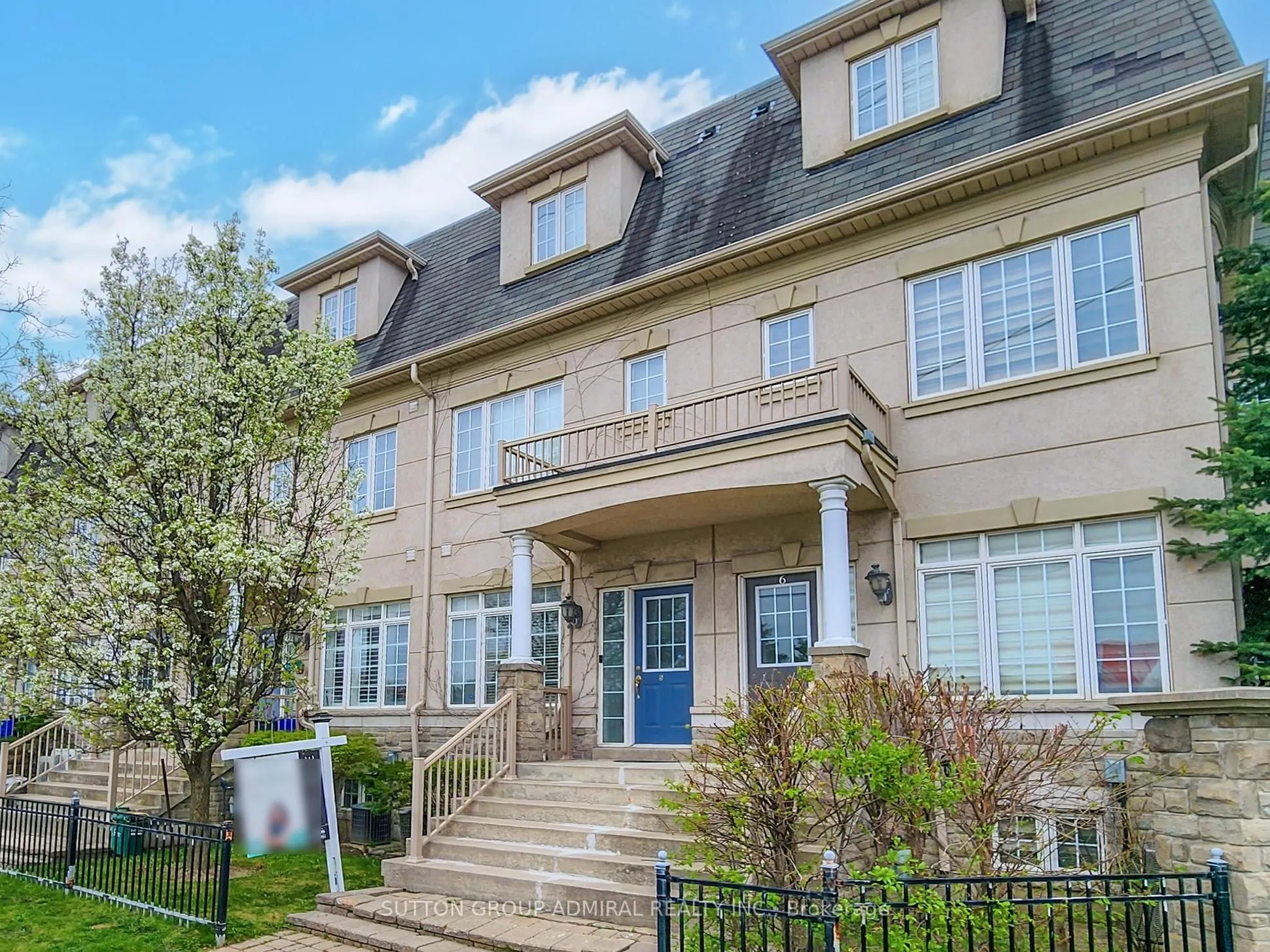 9241 Bathurst Street, #5