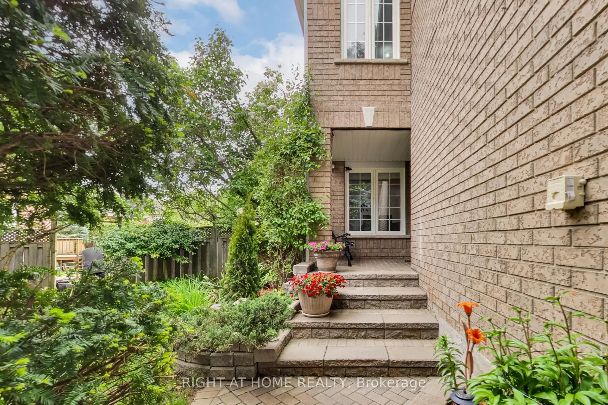 28 Foxtail Ridge