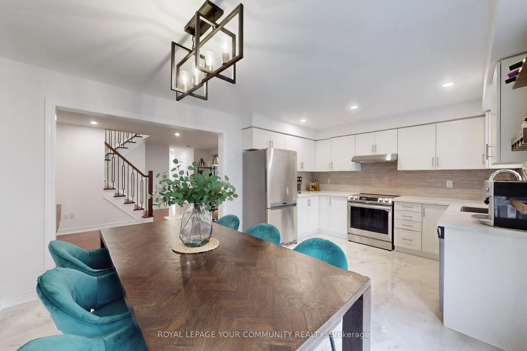 52 Four Seasons Crescent
