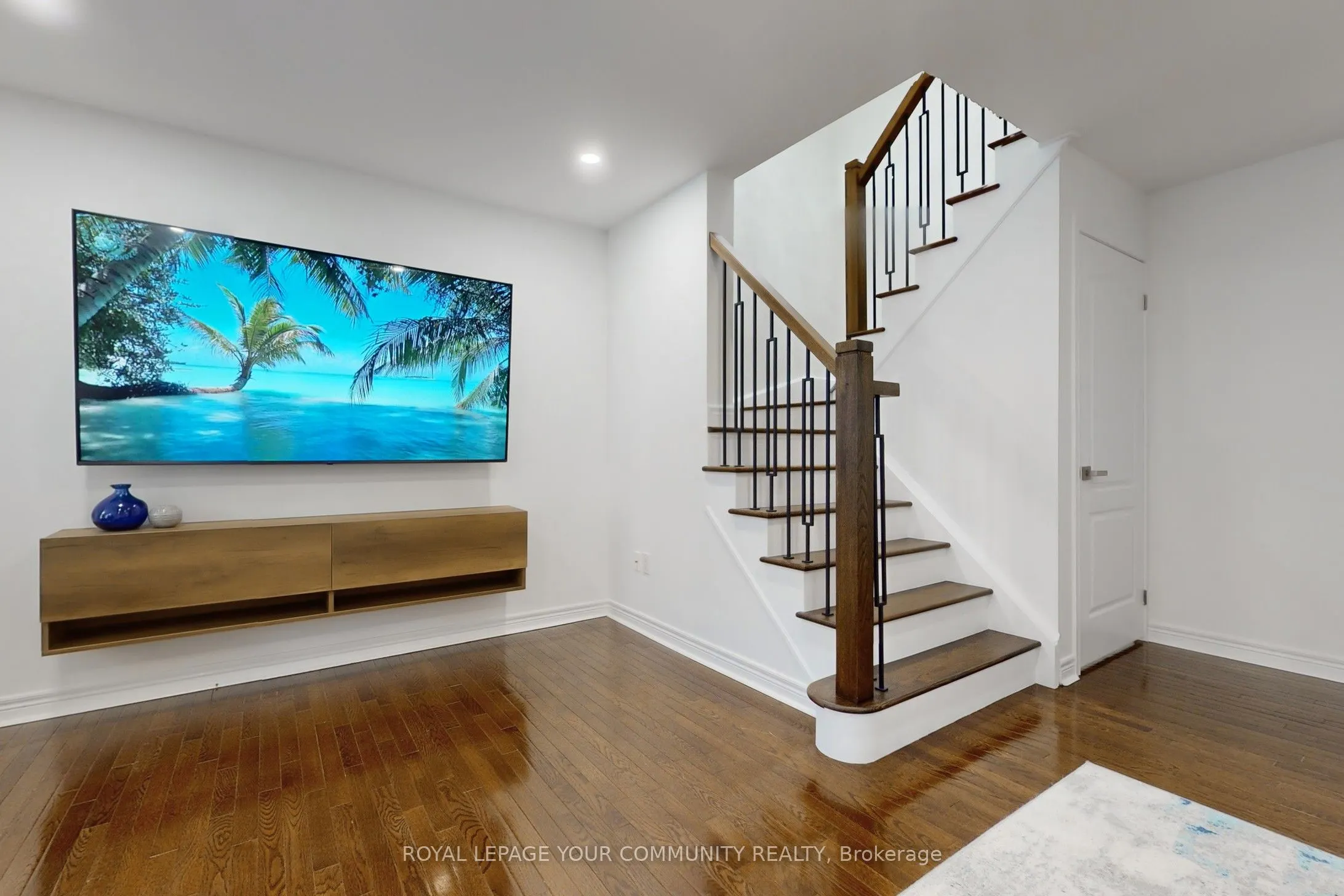52 Four Seasons Crescent