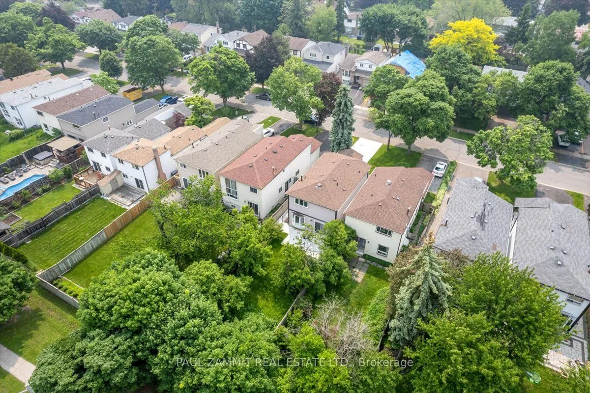 144 Snowshoe Crescent