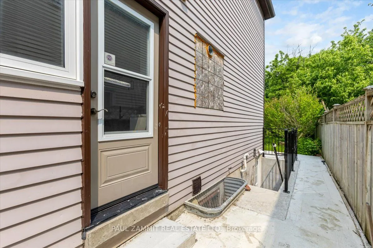 144 Snowshoe Crescent