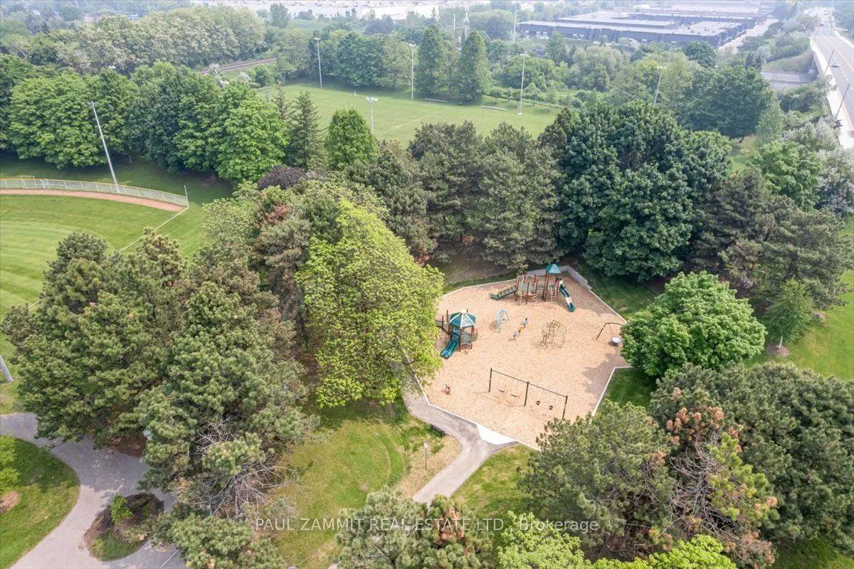 144 Snowshoe Crescent