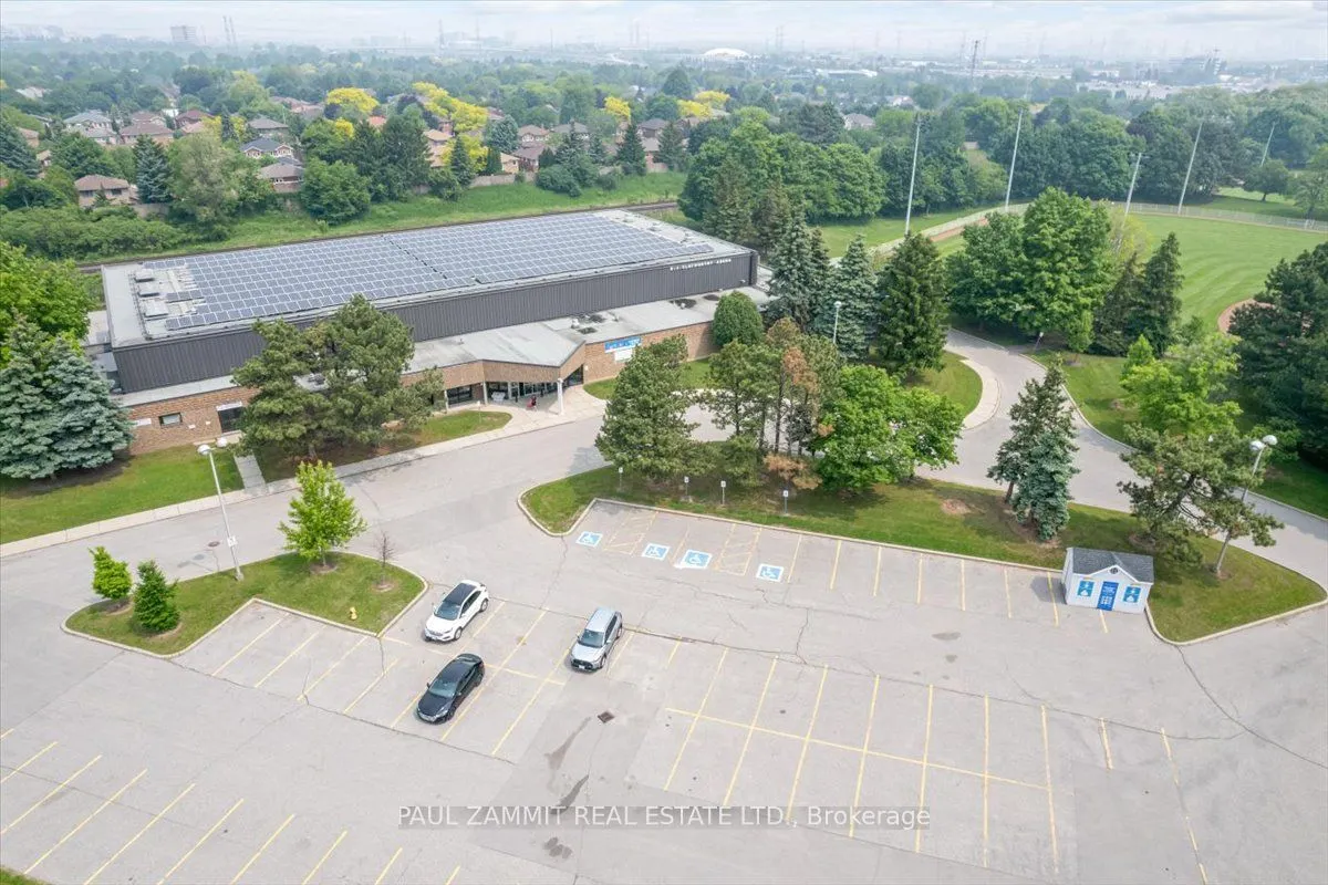 144 Snowshoe Crescent
