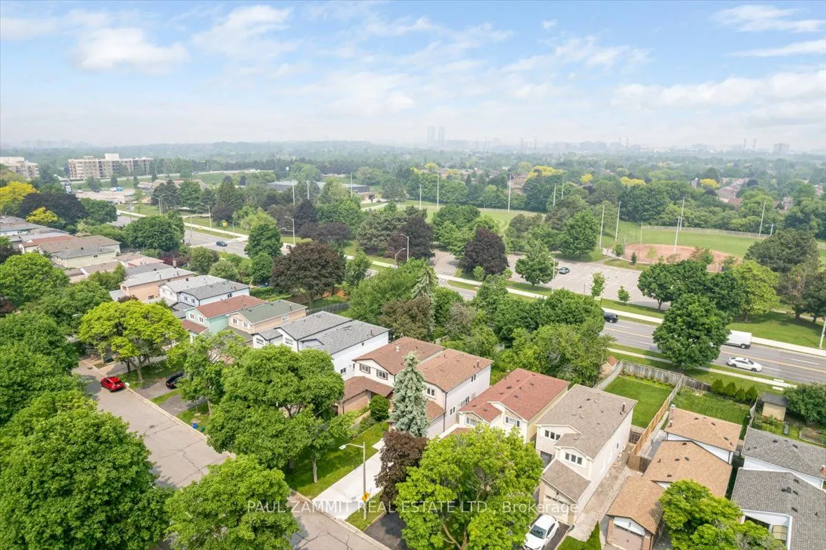 144 Snowshoe Crescent