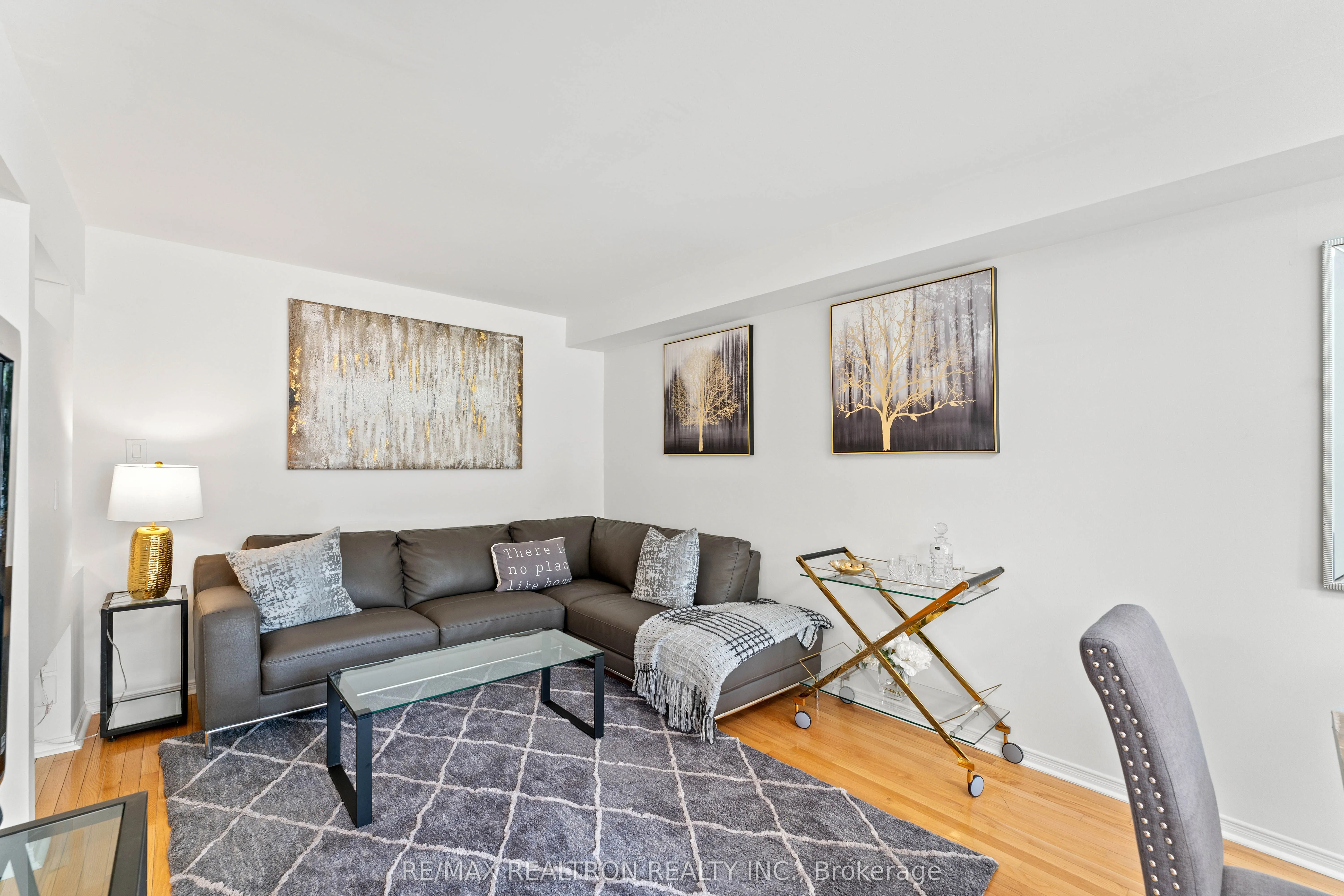 102 Lowther Avenue