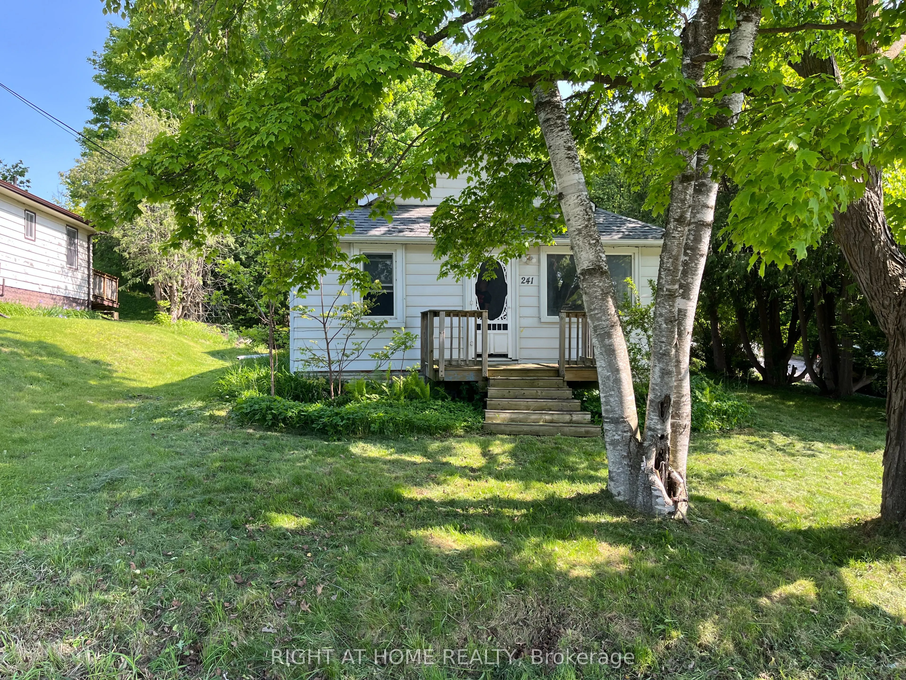 241 Glenwoods Avenue