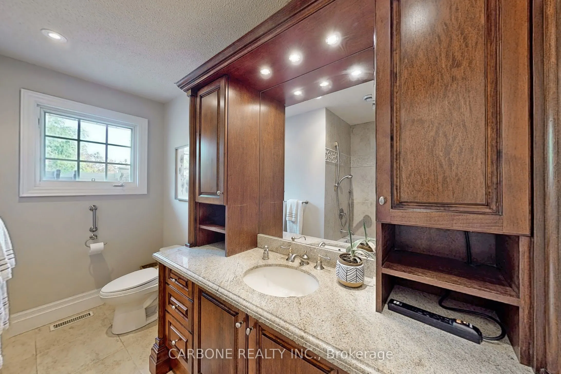 335 Forde Crescent