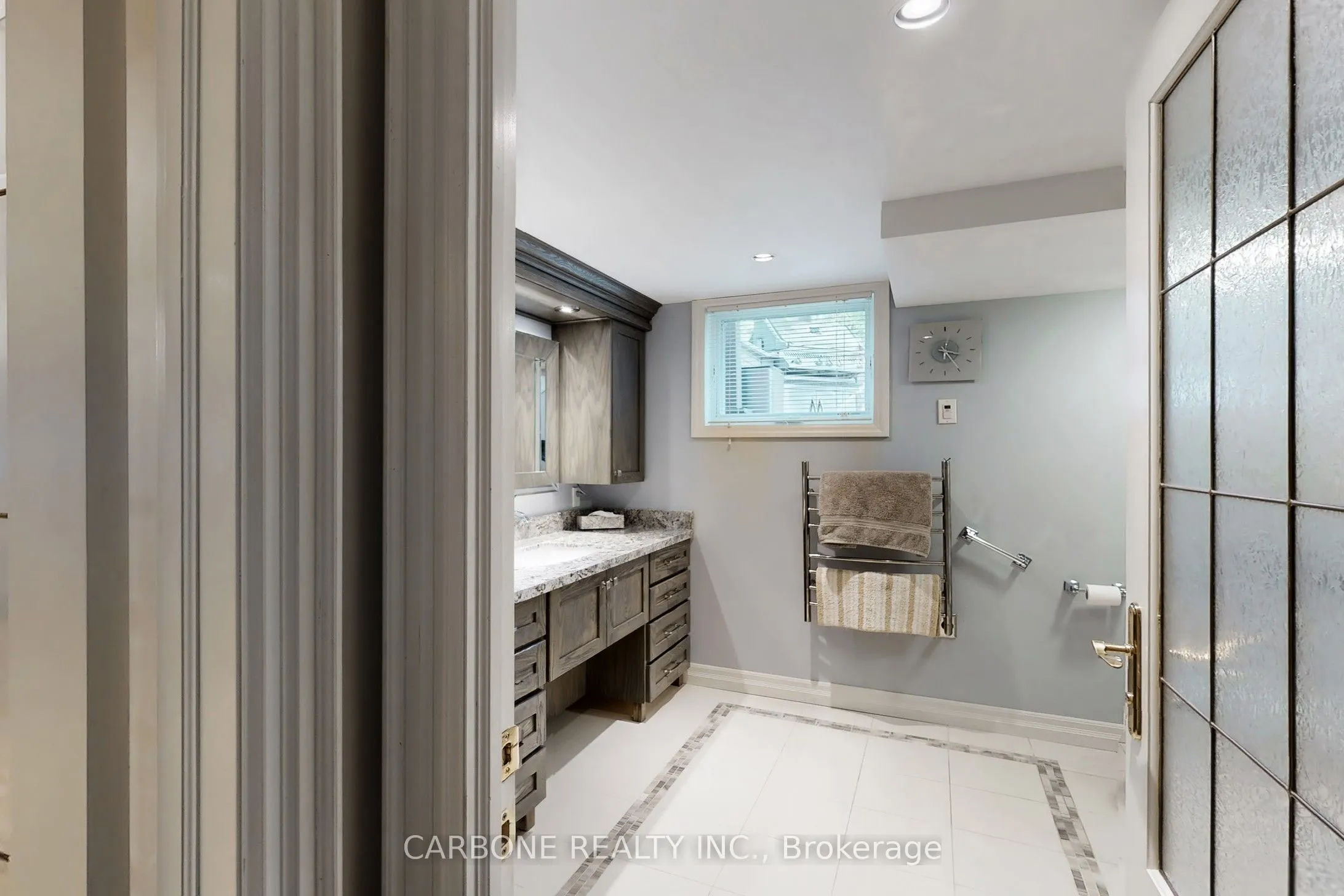 335 Forde Crescent
