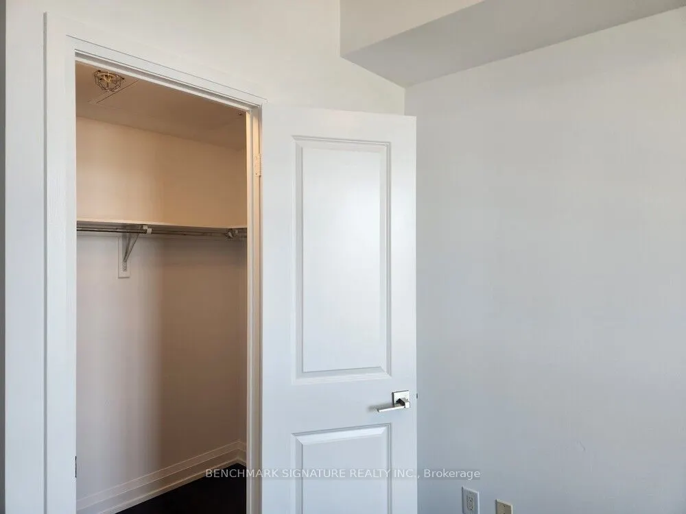 7161 Yonge Street, #518