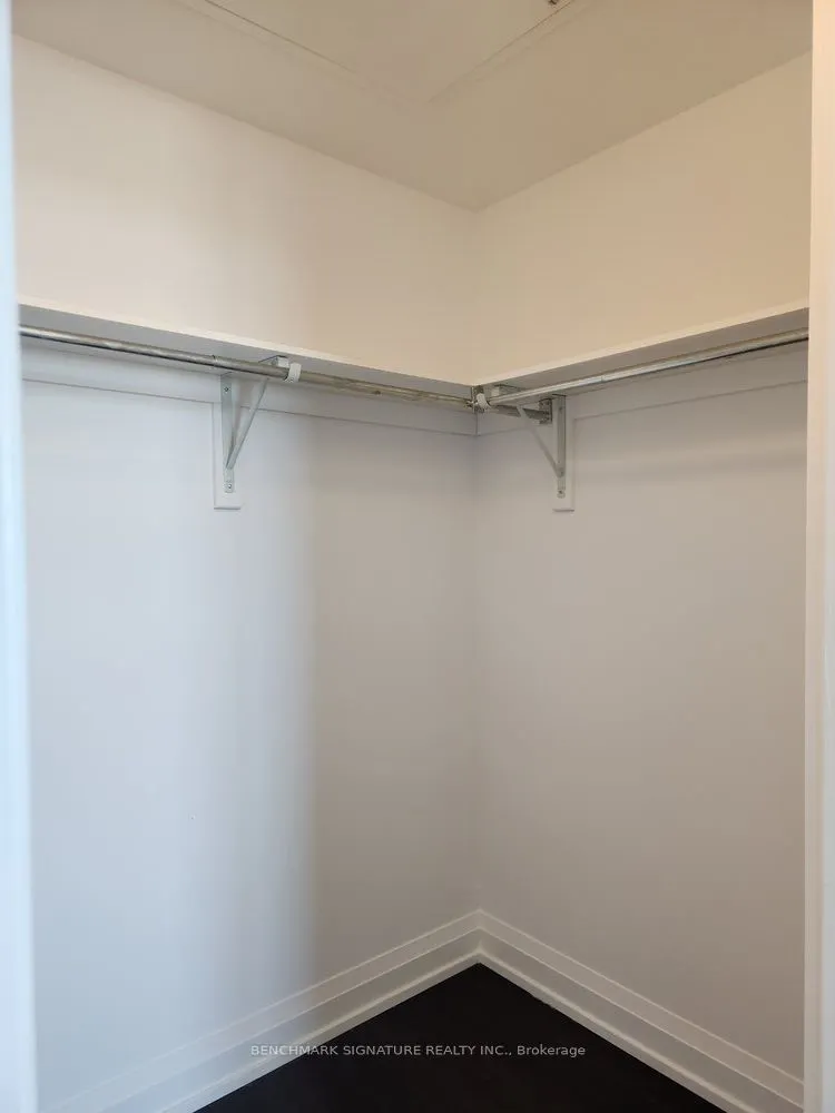 7161 Yonge Street, #518