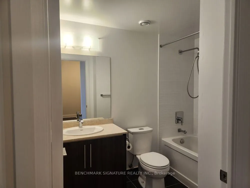 7161 Yonge Street, #518