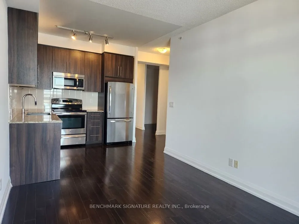 7161 Yonge Street, #518